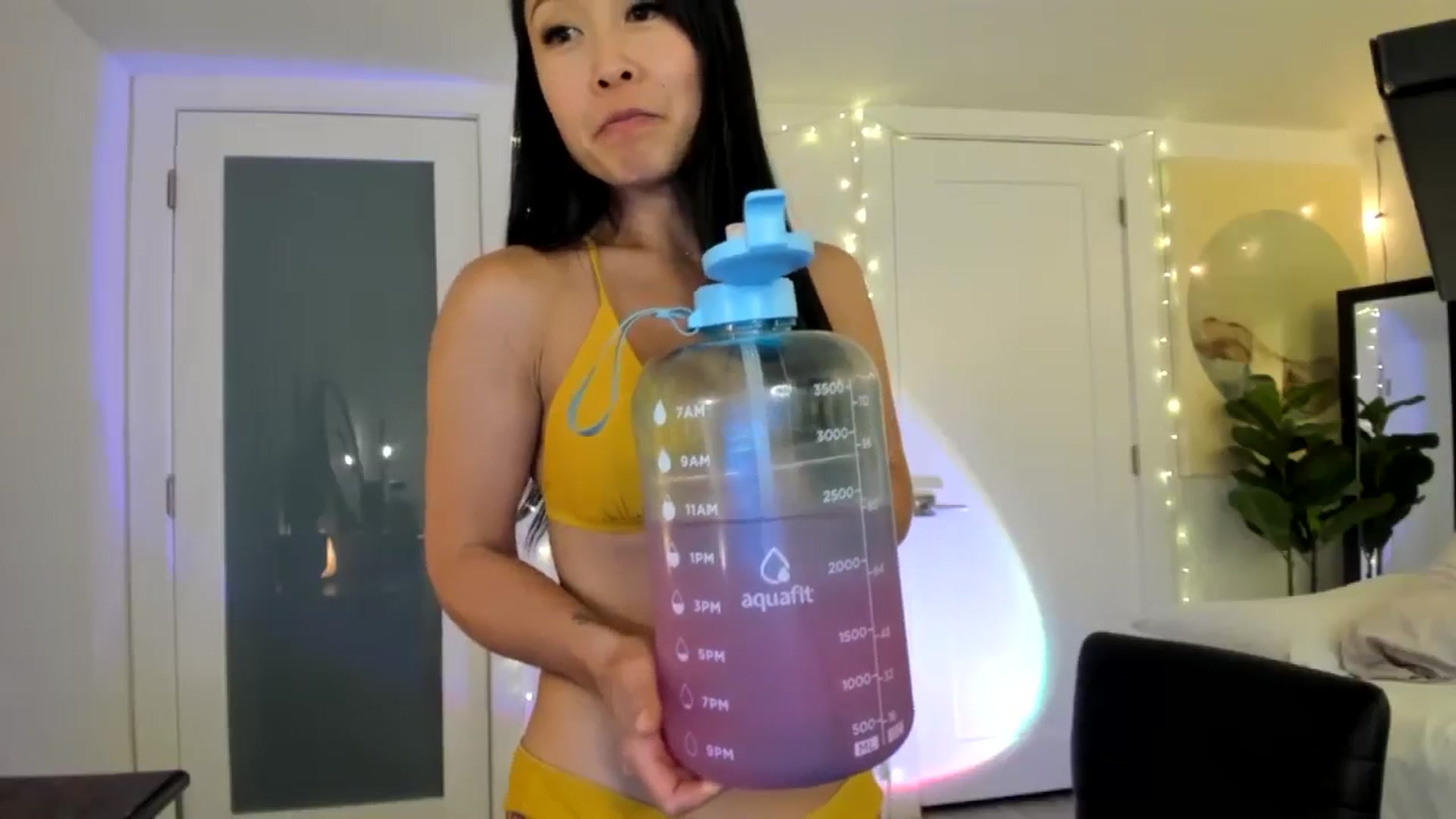 Gallery image thumbnail from AdorableDee's myfreecams stream on, 10/26/2024, 22:25 image 17 of 20