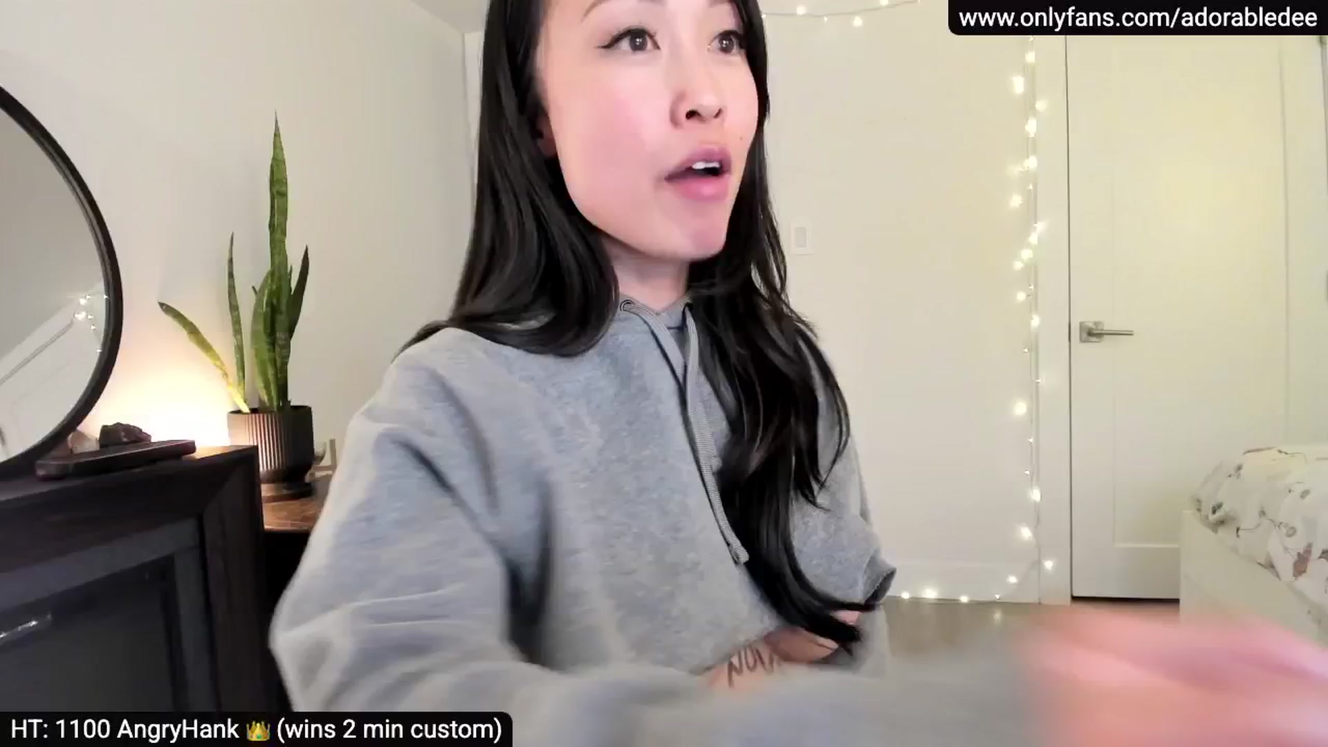 Gallery image thumbnail from AdorableDee's myfreecams stream on, 05/16/2025, 24:17 image 2 of 20