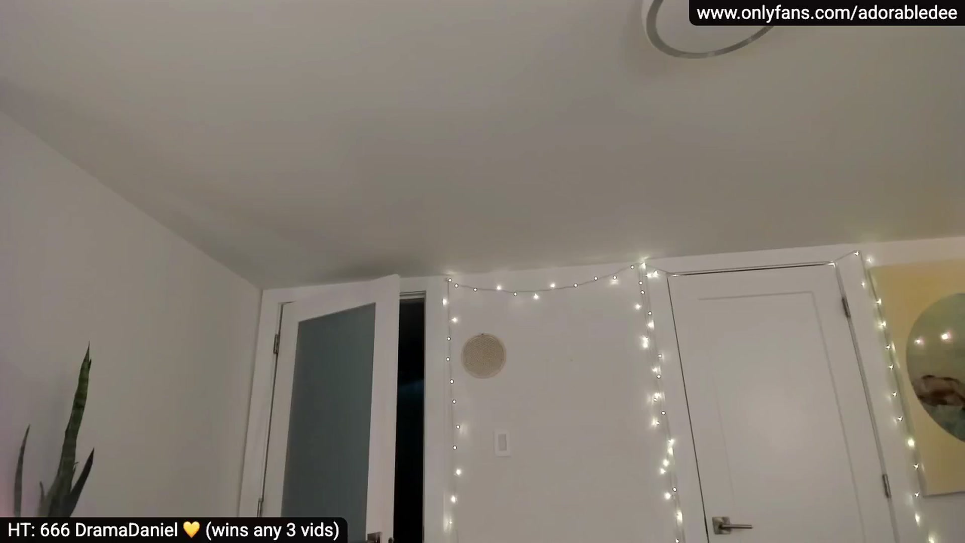 Gallery image thumbnail from AdorableDee's myfreecams stream on, 06/12/2025, 20:00 image 19 of 20