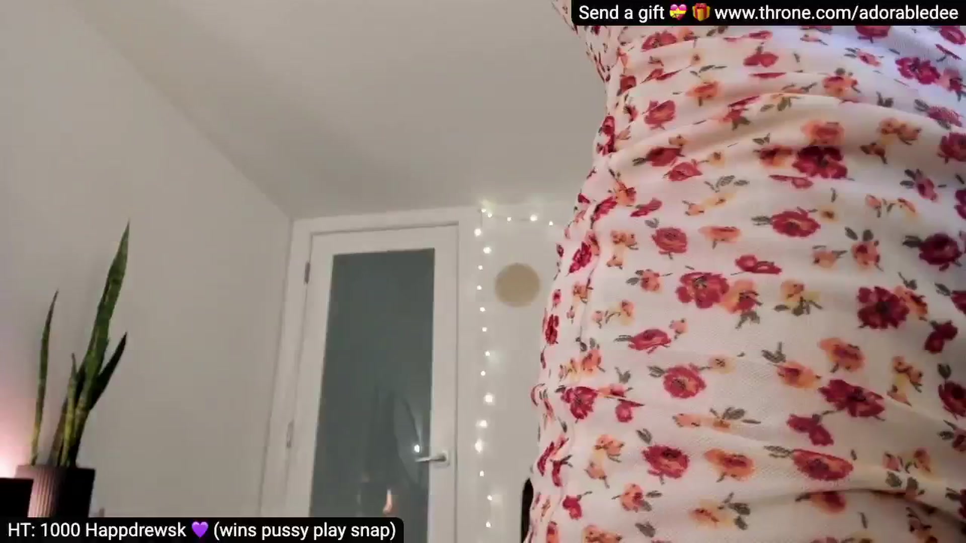 Gallery image thumbnail from AdorableDee's myfreecams stream on, 10/22/2025, 20:57 image 16 of 20