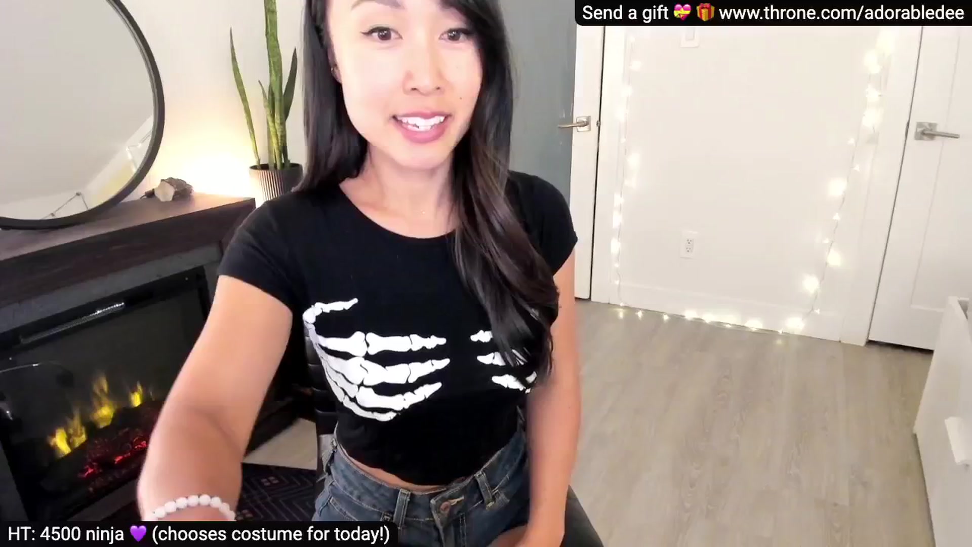 Gallery image thumbnail from AdorableDee's myfreecams stream on, 11/01/2025, 24:11 image 1 of 20