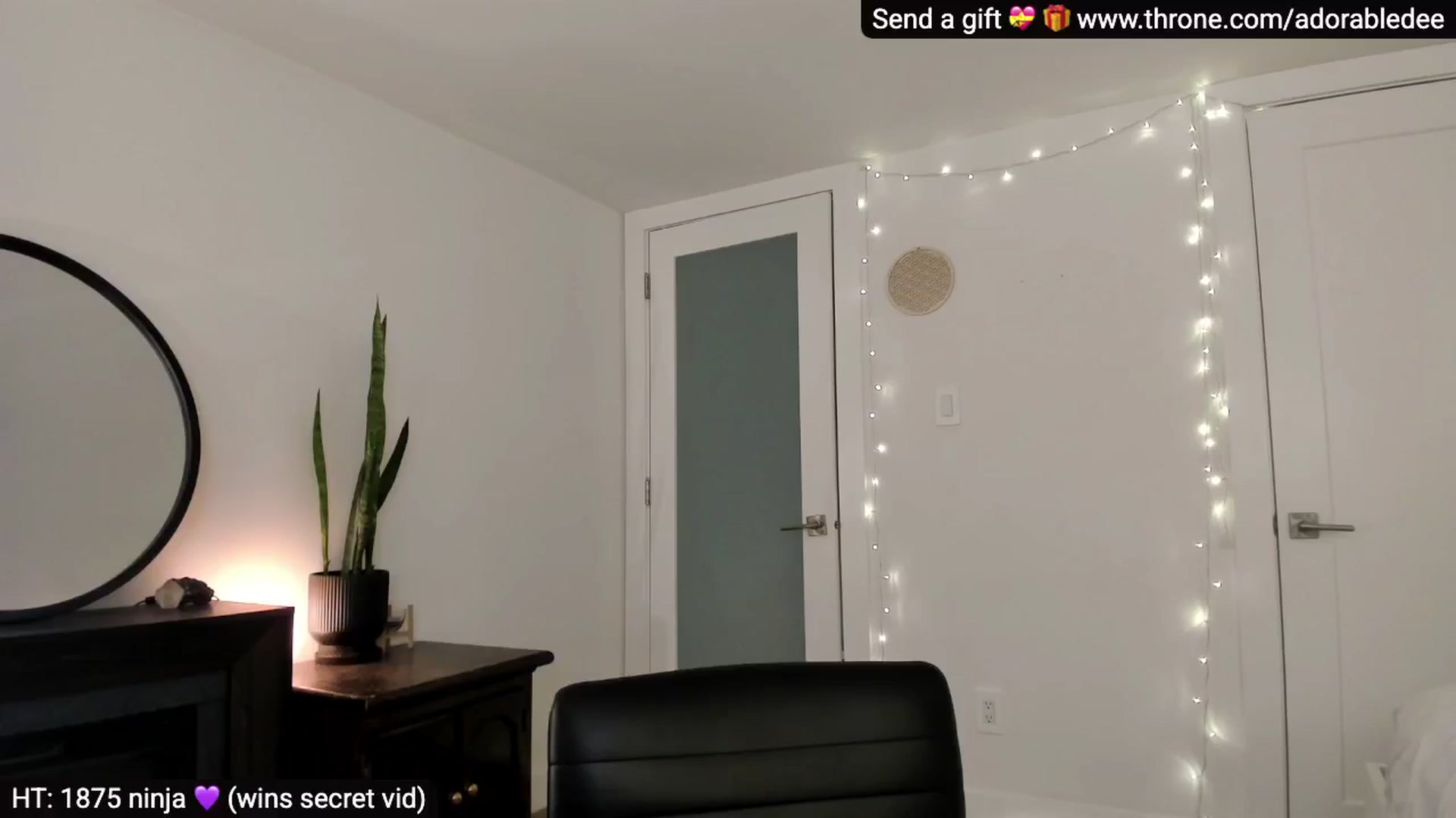 Gallery image thumbnail from AdorableDee's myfreecams stream on, 11/14/2025, 20:14 image 17 of 20