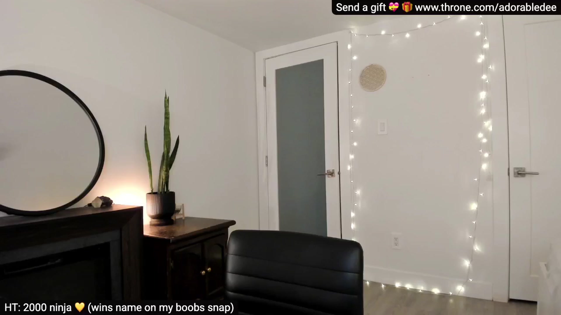 Gallery image thumbnail from AdorableDee's myfreecams stream on, 11/19/2025, 24:14 image 14 of 20