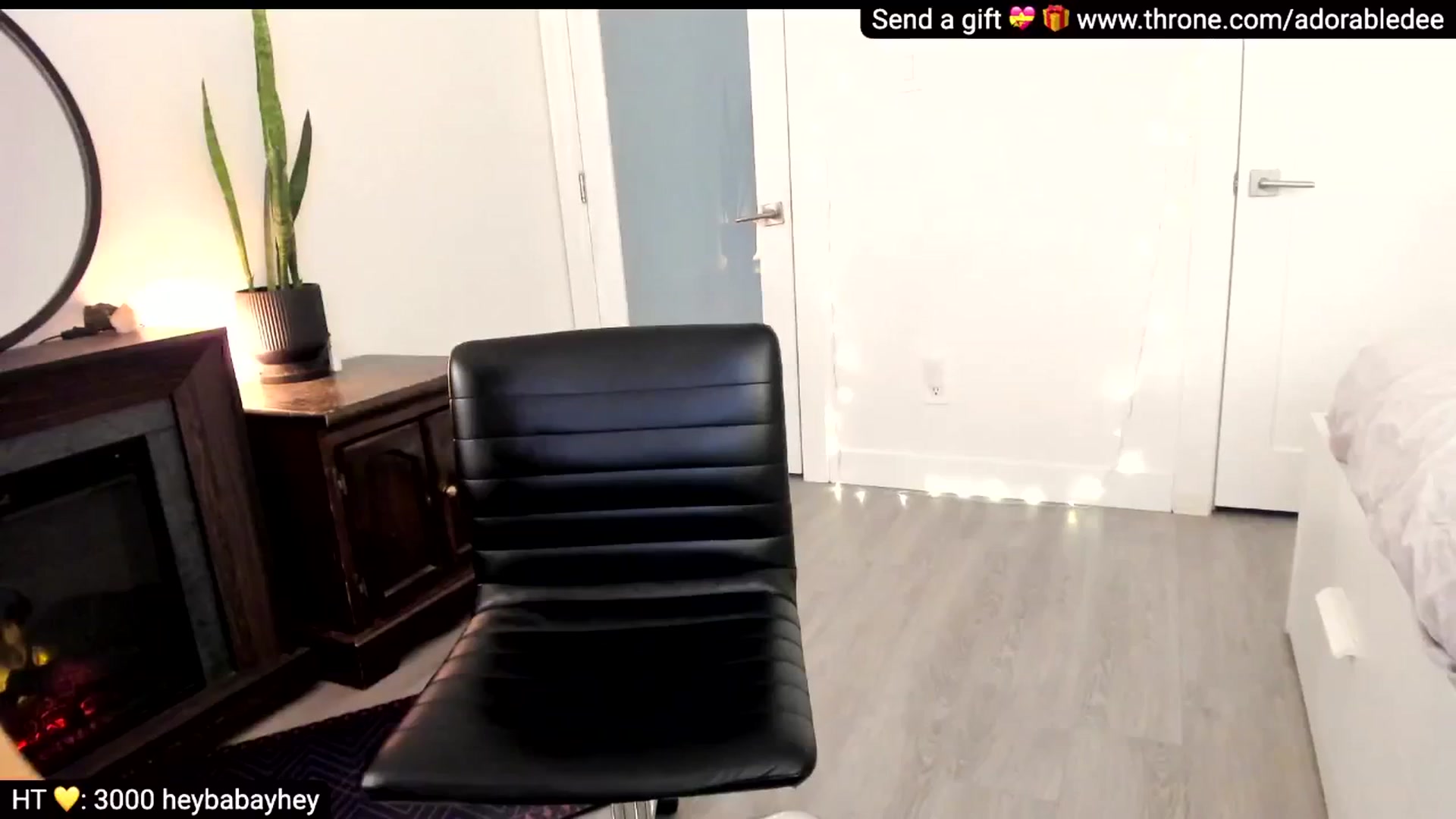 Gallery image thumbnail from AdorableDee's myfreecams stream on, 03/29/2026, 01:41 image 14 of 20