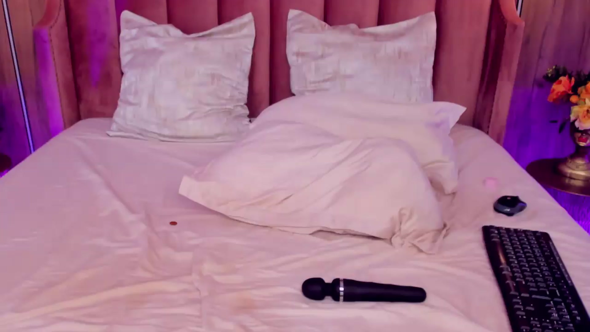 Gallery image thumbnail from Adoralynn's myfreecams stream on, 08/19/2026, 10:58 image 12 of 20