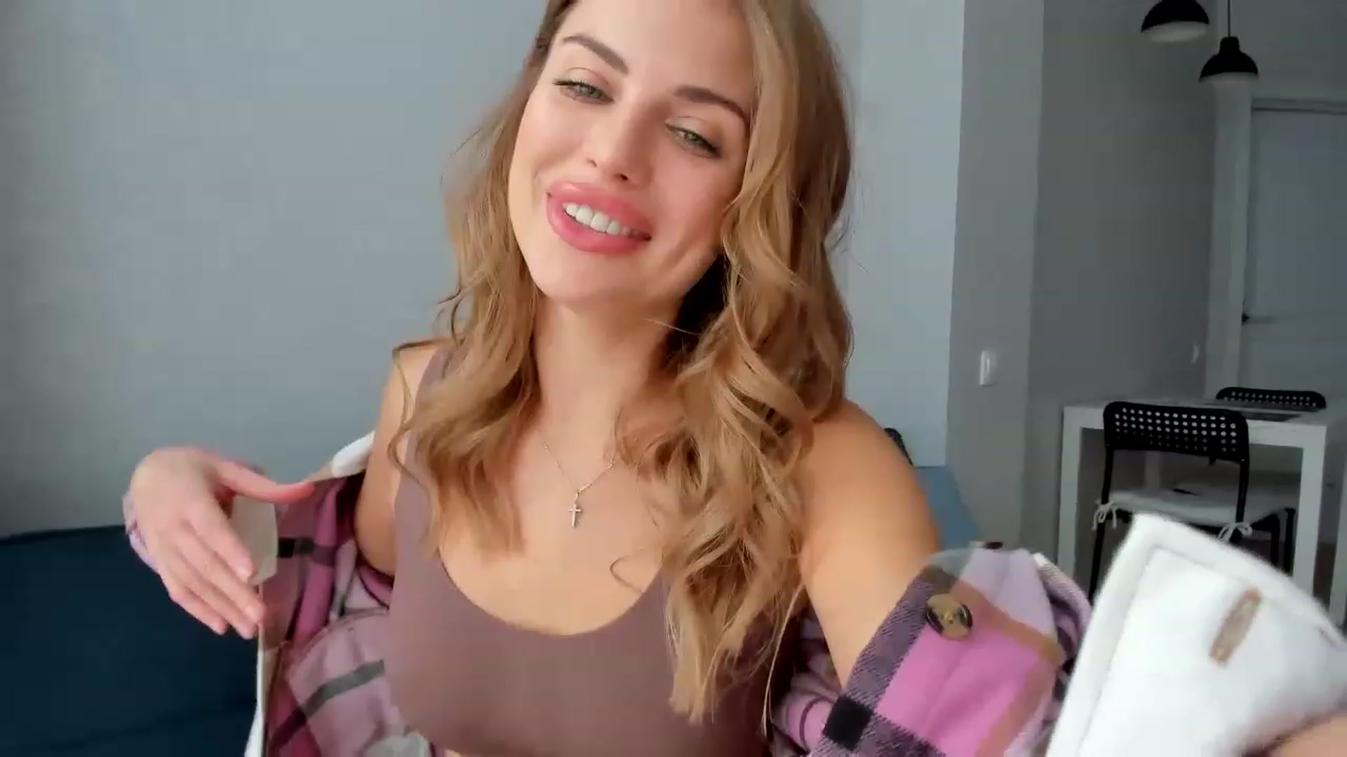 Gallery image thumbnail from Adri_sweetie's myfreecams stream on, 03/31/2023, 13:27 image 8 of 20