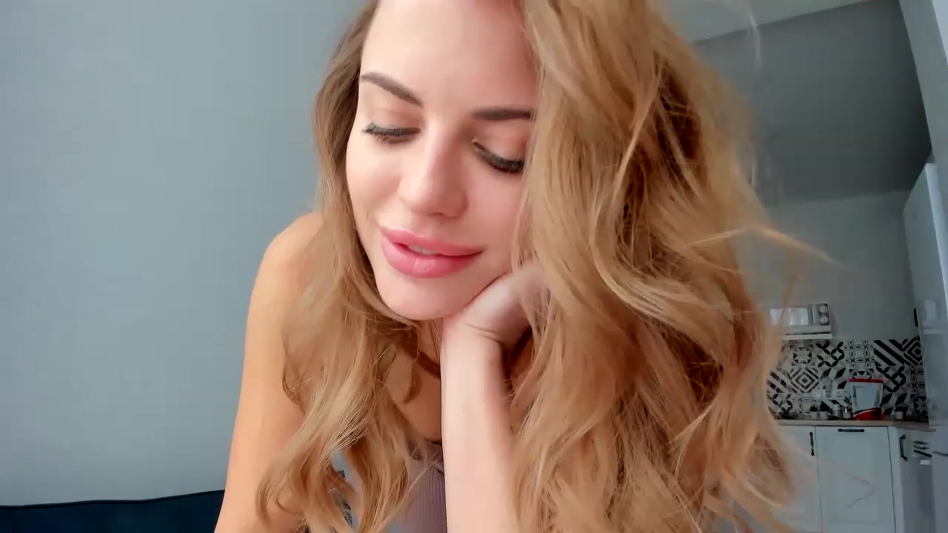 Gallery image thumbnail from Adri_sweetie's myfreecams stream on, 03/31/2023, 13:27 image 20 of 20