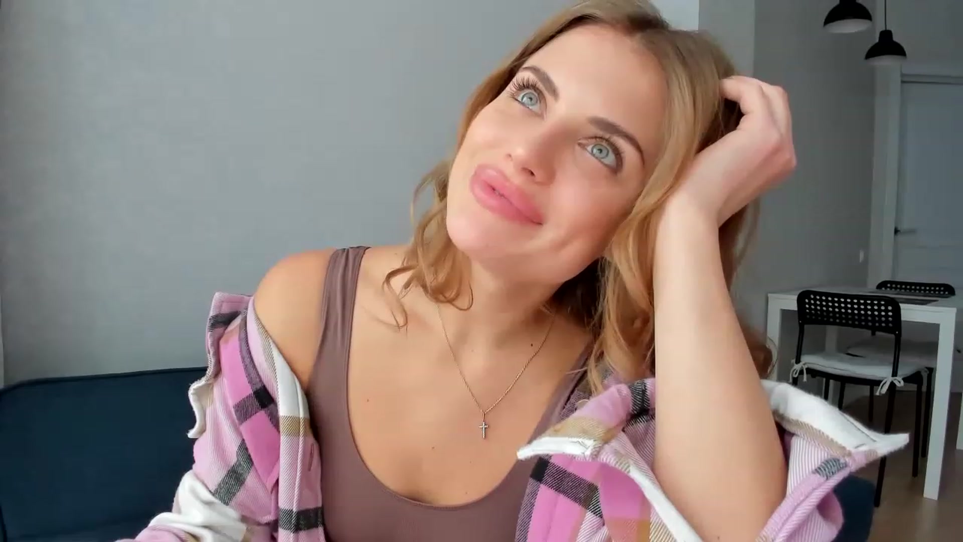 Gallery image thumbnail from Adri_sweetie's myfreecams stream on, 03/31/2023, 13:27 image 4 of 20