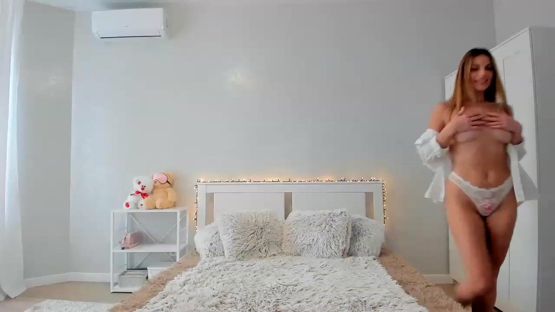 Gallery image thumbnail from Adri_sweetie's myfreecams stream on, 04/27/2023, 12:16 image 14 of 20