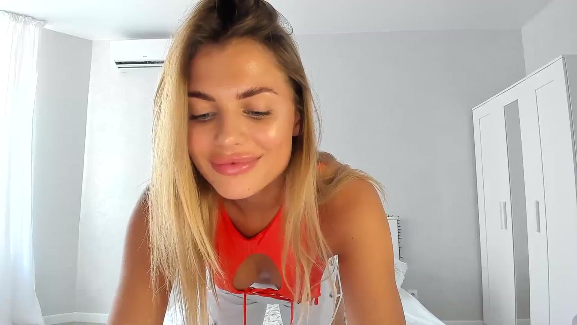 Gallery image thumbnail from Adri_sweetie's myfreecams stream on, 08/19/2023, 11:57 image 6 of 20