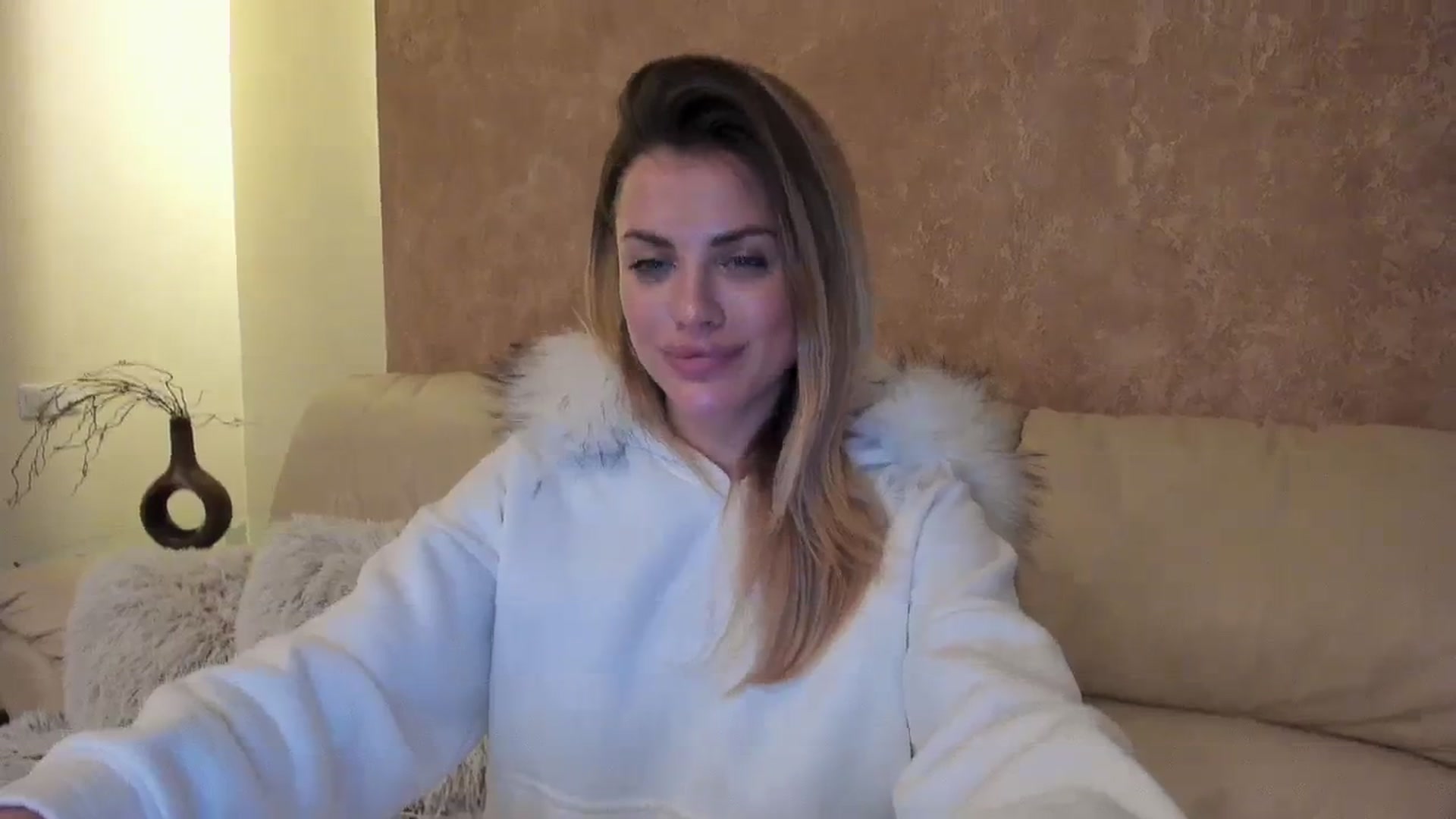 Gallery image thumbnail from Adri_sweetie's myfreecams stream on, 12/14/2023, 13:20 image 20 of 20