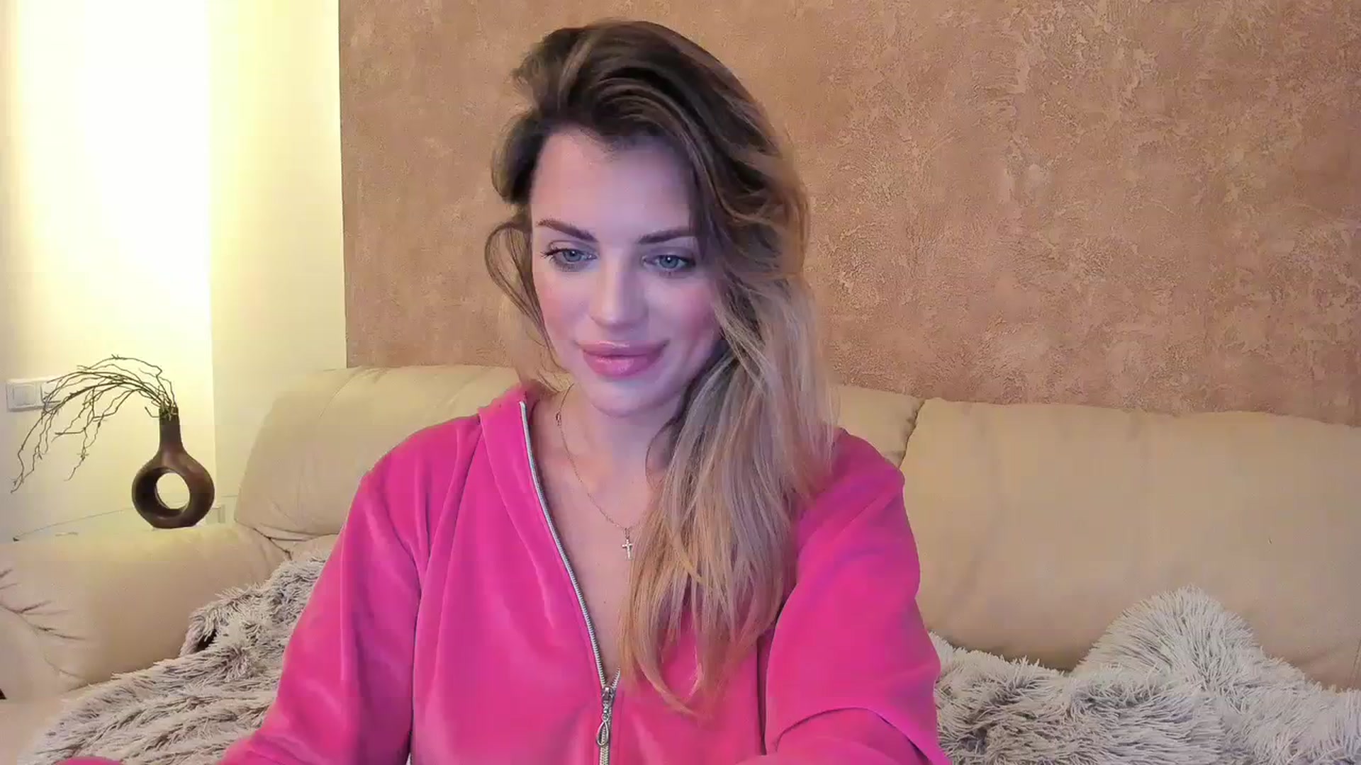 Gallery image thumbnail from Adri_sweetie's myfreecams stream on, 12/17/2023, 12:30 image 11 of 20