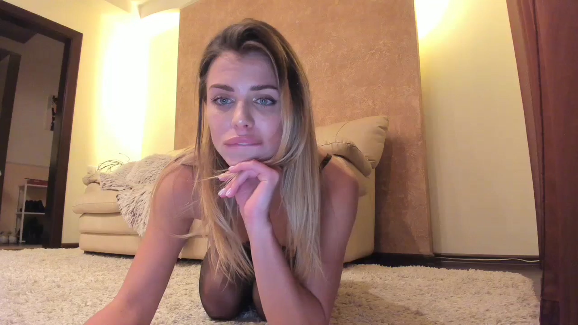 Gallery image thumbnail from Adri_sweetie's myfreecams stream on, 12/21/2023, 18:57 image 16 of 20