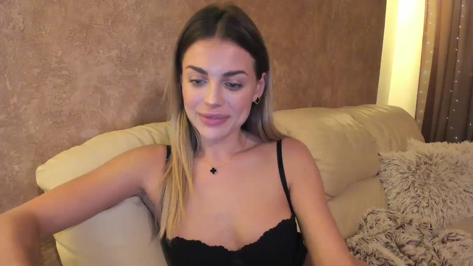 Gallery image thumbnail from Adri_sweetie's myfreecams stream on, 12/23/2023, 16:58 image 6 of 20