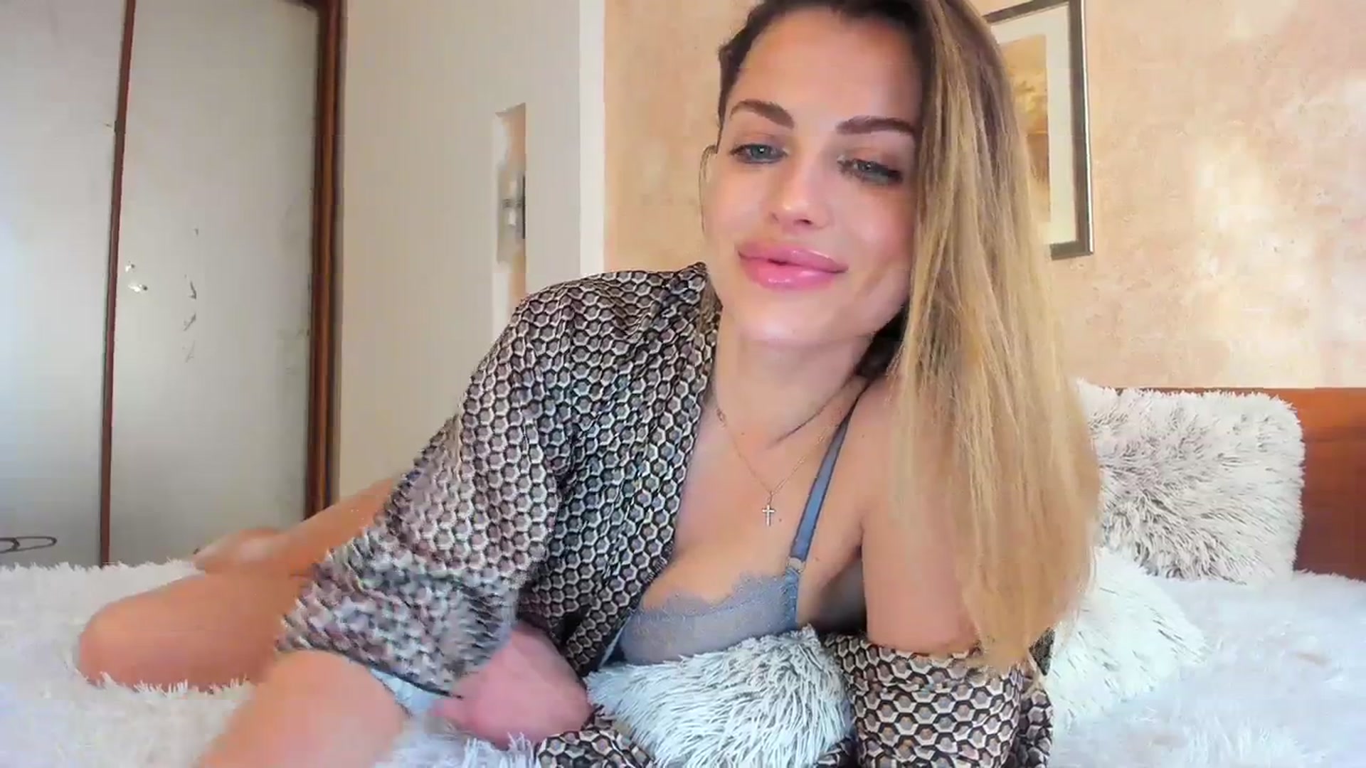 Gallery image thumbnail from Adri_sweetie's myfreecams stream on, 01/17/2024, 12:14 image 8 of 20