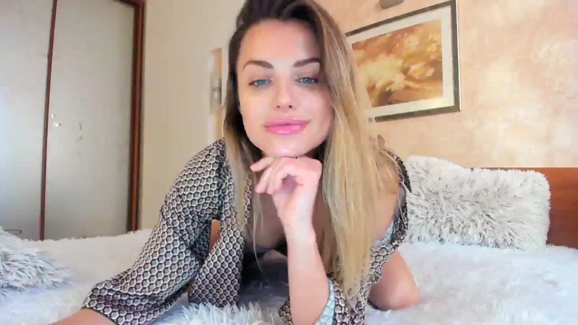 Gallery image thumbnail from Adri_sweetie's myfreecams stream on, 01/17/2024, 12:14 image 13 of 20