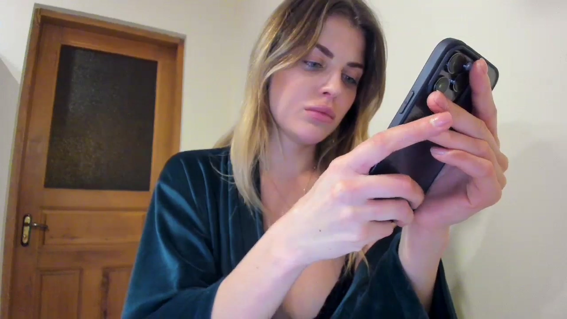 Gallery image thumbnail from Adri_sweetie's myfreecams stream on, 02/02/2024, 16:21 image 14 of 20