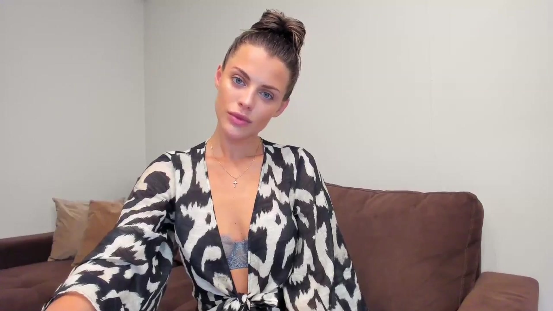 Gallery image thumbnail from Adri_sweetie's myfreecams stream on, 07/19/2024, 12:12 image 6 of 20