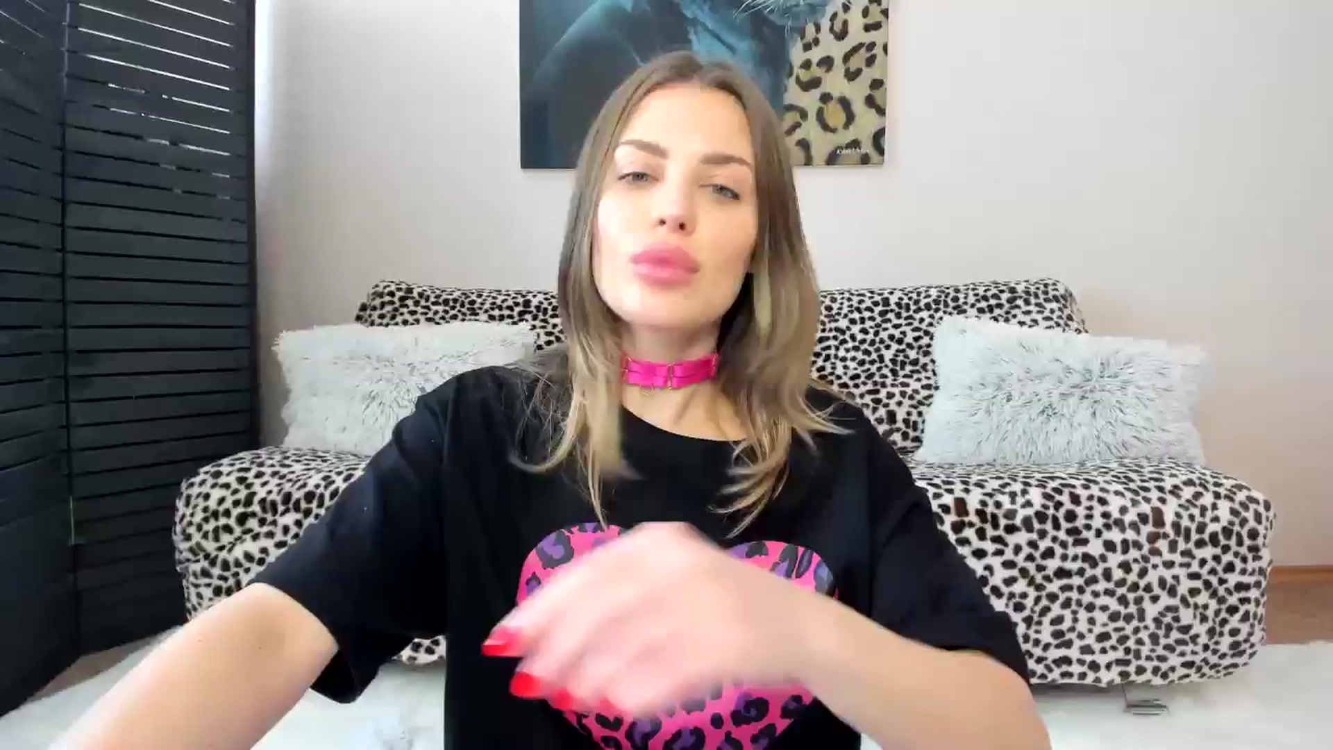 Gallery image thumbnail from Adri_sweetie's myfreecams stream on, 03/06/2025, 10:36 image 7 of 20