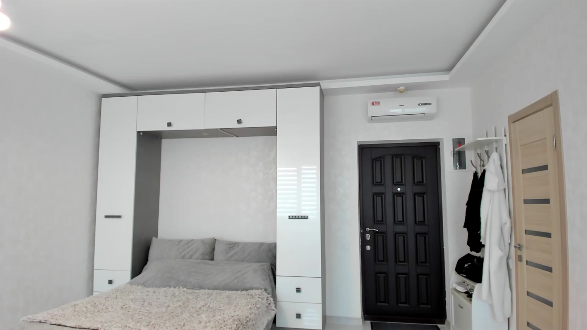 Gallery image thumbnail from Adri_sweetie's myfreecams stream on, 03/18/2025, 14:04 image 8 of 20