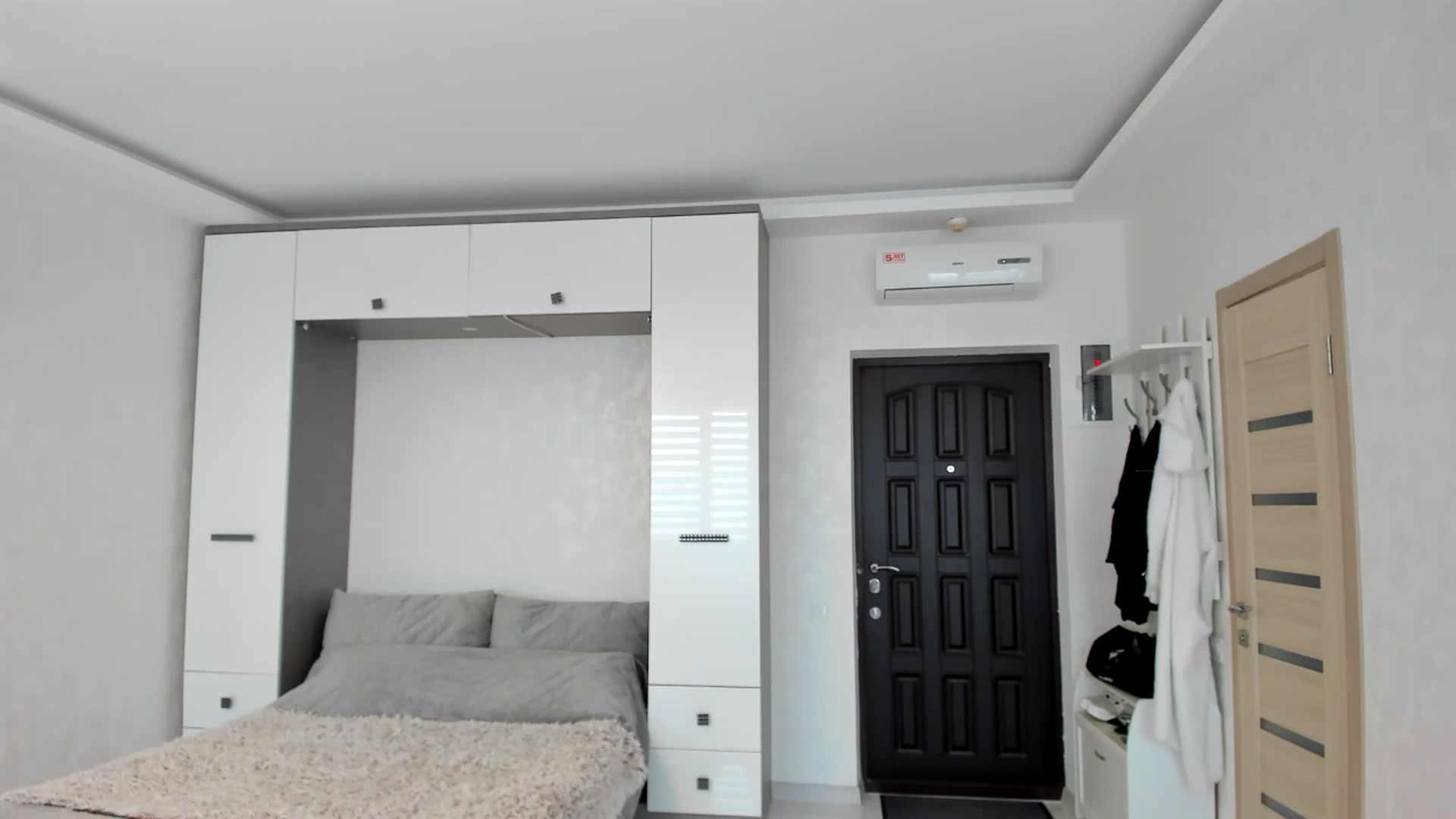 Gallery image thumbnail from Adri_sweetie's myfreecams stream on, 03/18/2025, 14:04 image 3 of 20