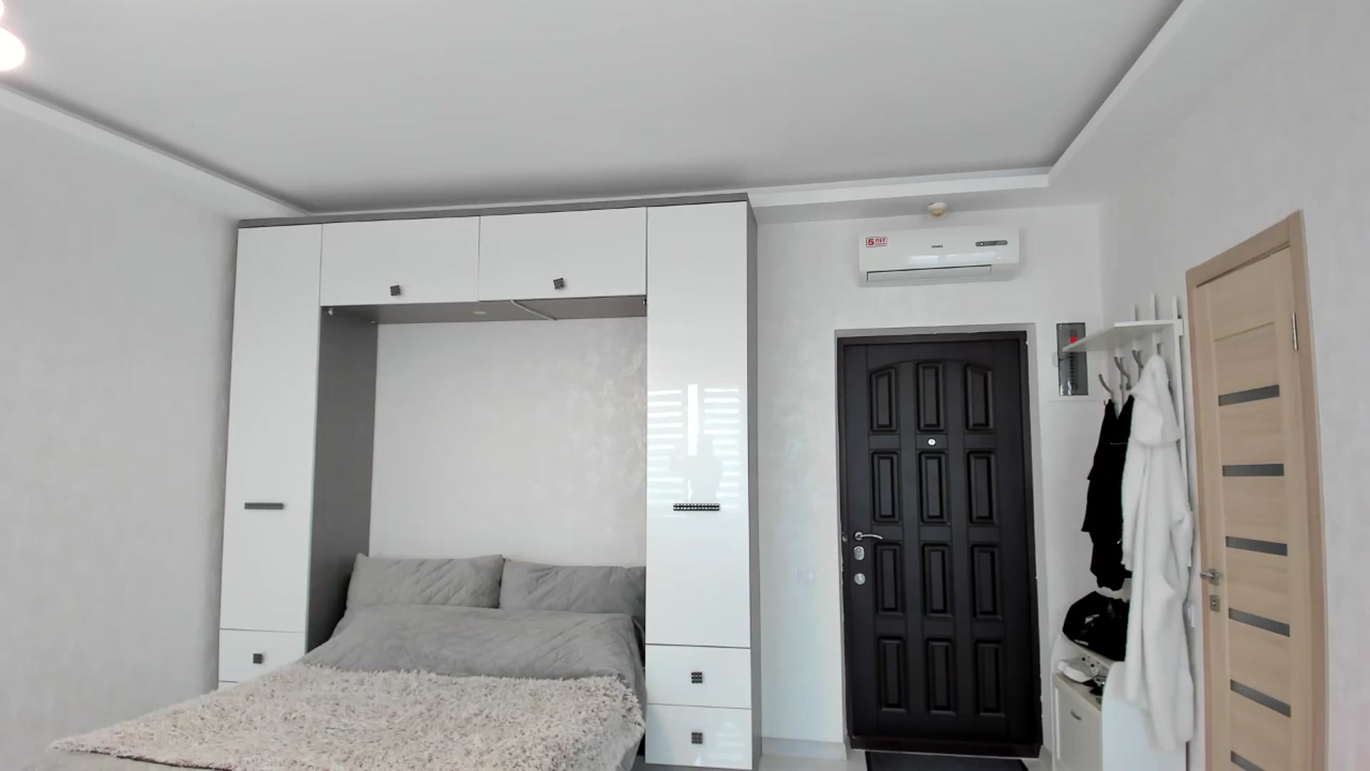Gallery image thumbnail from Adri_sweetie's myfreecams stream on, 03/18/2025, 14:04 image 7 of 20