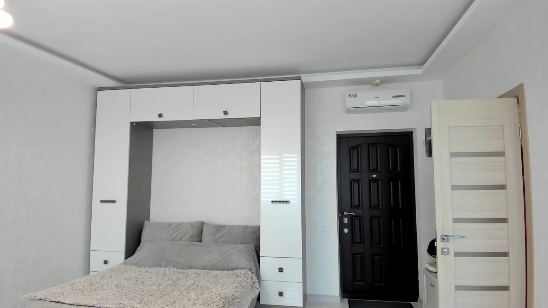 Gallery image thumbnail from Adri_sweetie's myfreecams stream on, 03/18/2025, 14:04 image 4 of 20