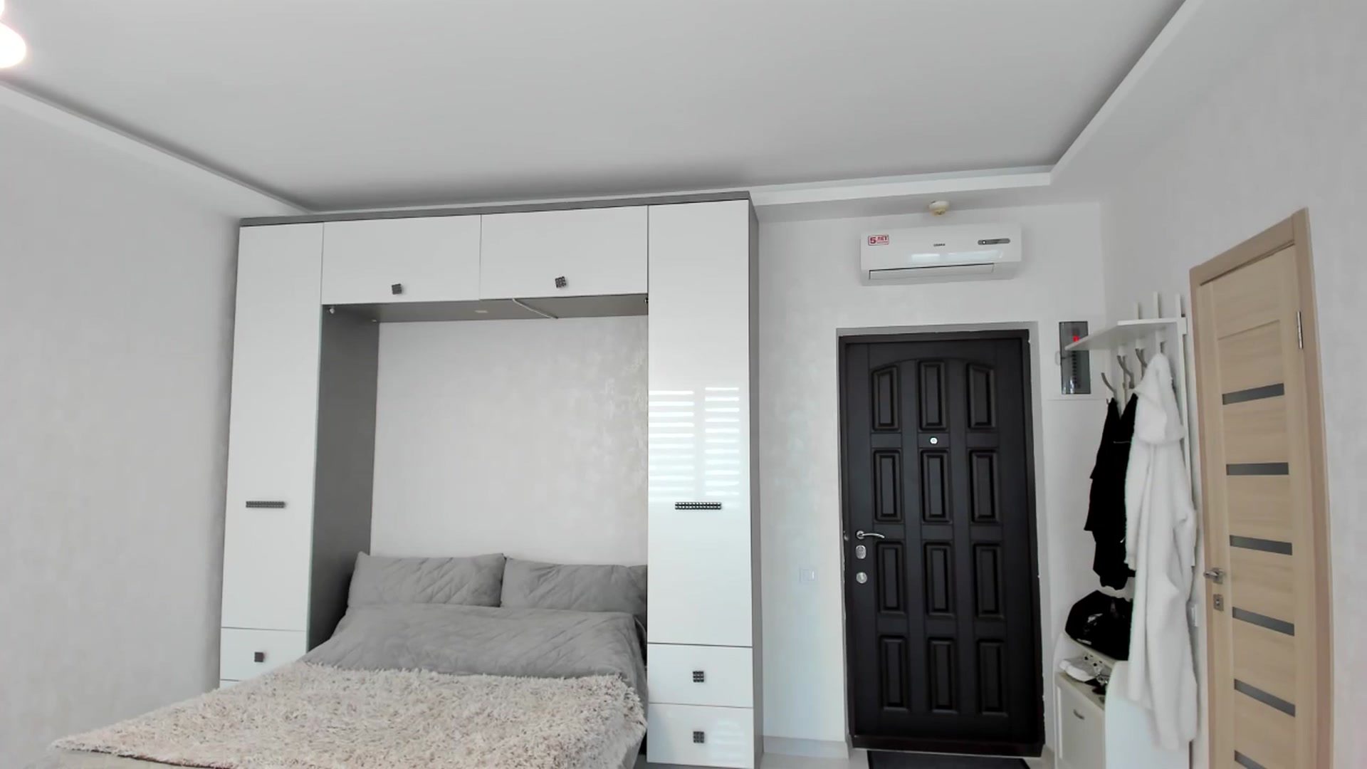 Gallery image thumbnail from Adri_sweetie's myfreecams stream on, 03/18/2025, 14:04 image 10 of 20