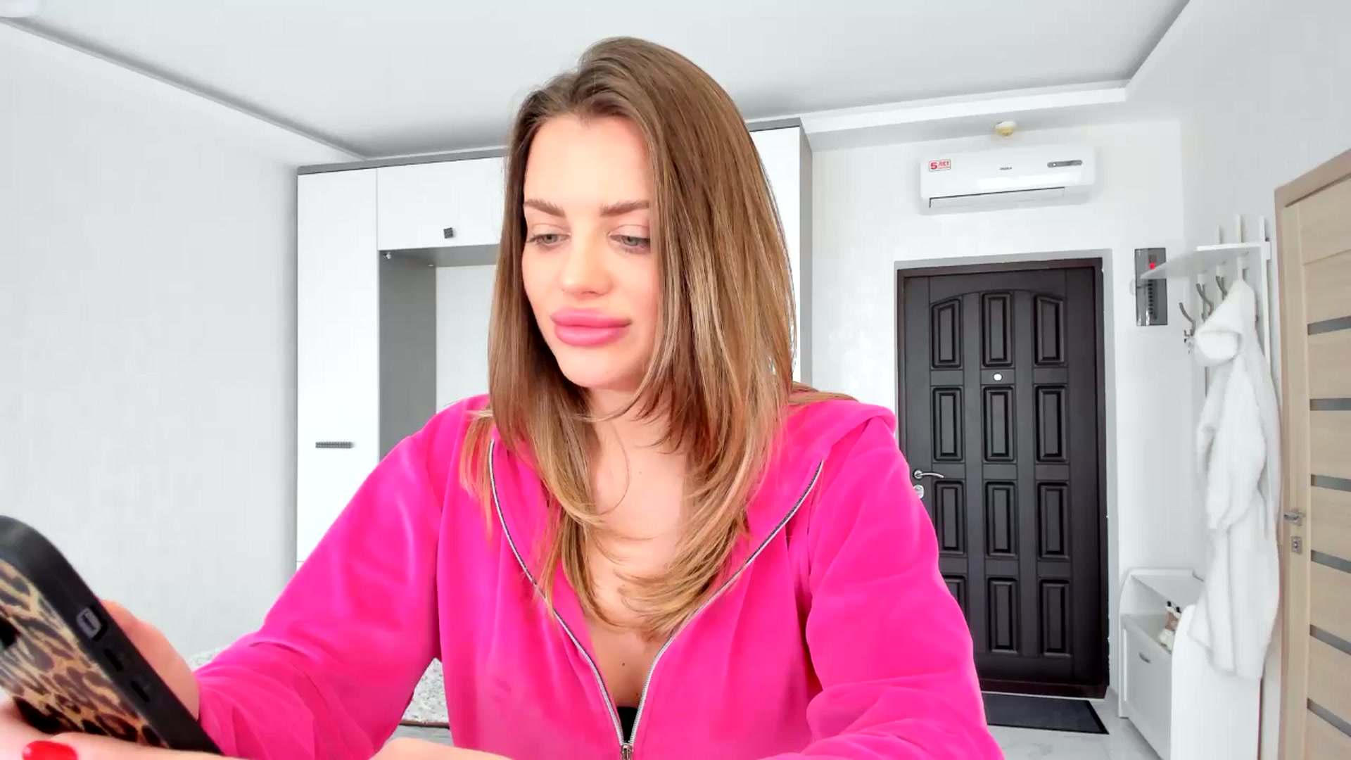 Gallery image thumbnail from Adri_sweetie's myfreecams stream on, 03/19/2025, 12:17 image 13 of 20