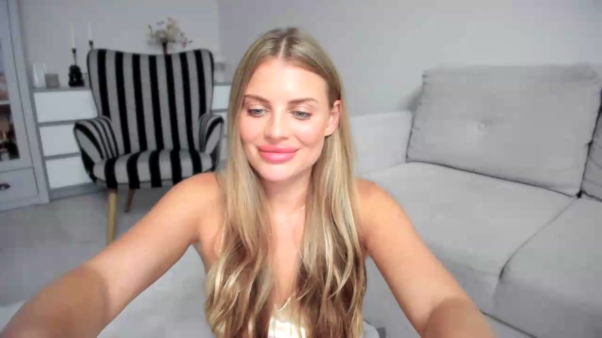 Gallery image thumbnail from Adri_sweetie's myfreecams stream on, 06/26/2026, 14:54 image 8 of 20