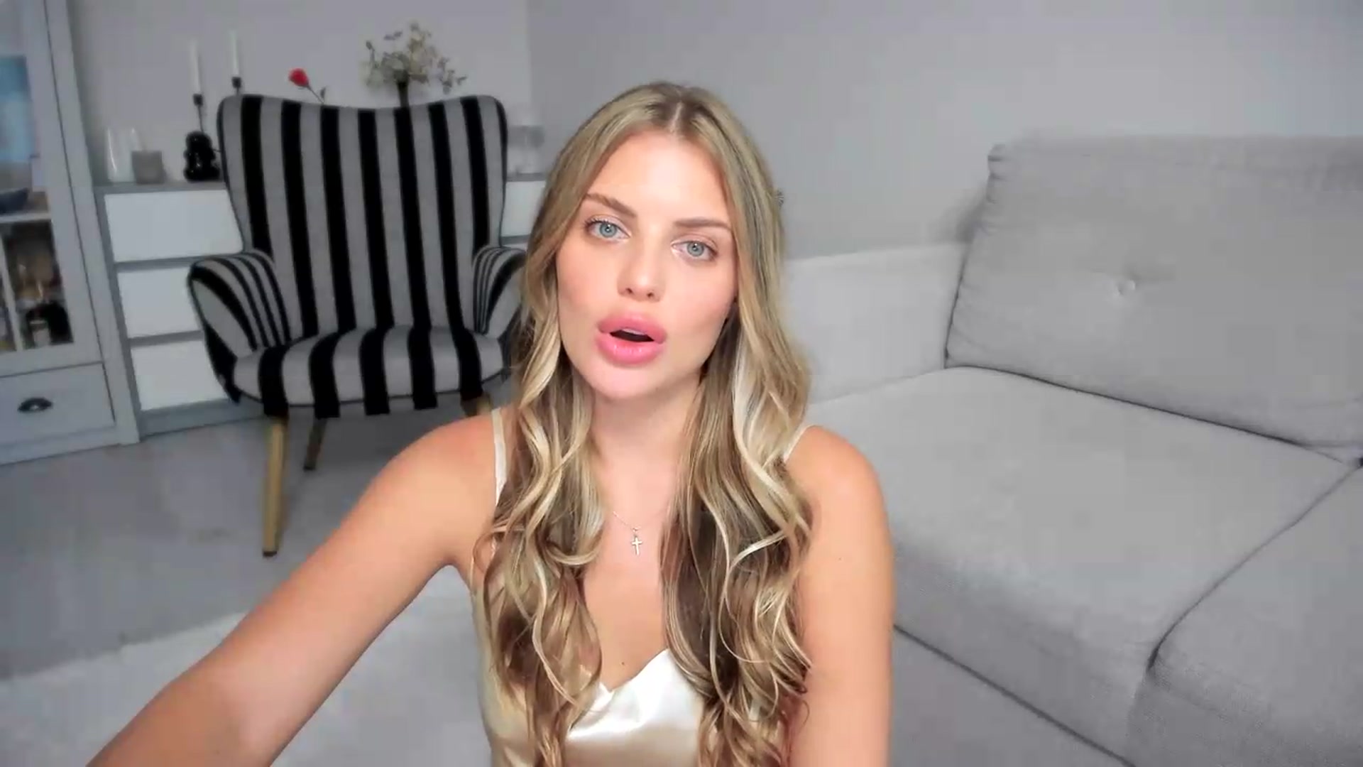 Gallery image thumbnail from Adri_sweetie's myfreecams stream on, 06/27/2026, 12:34 image 4 of 20