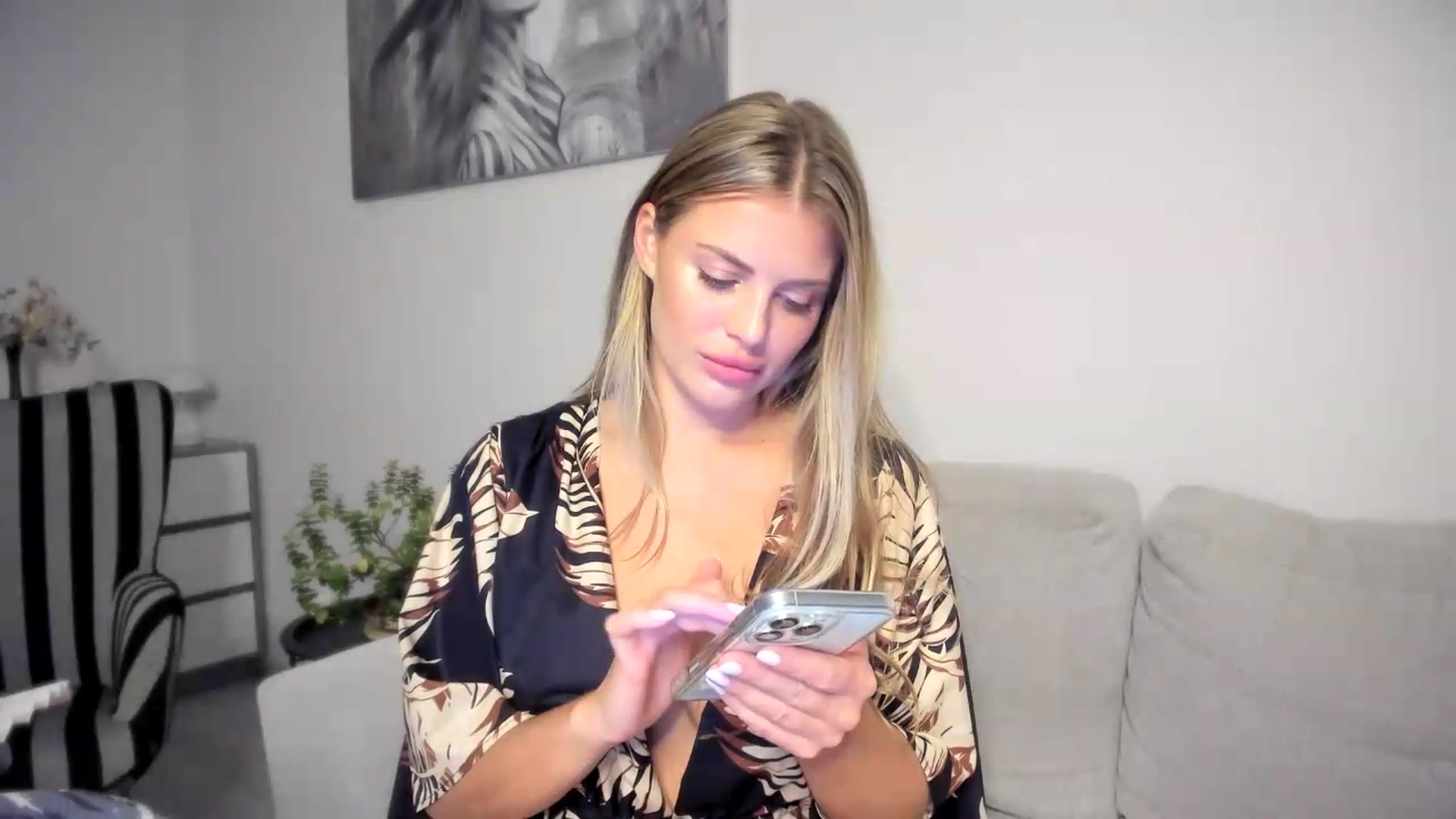 Gallery image thumbnail from Adri_sweetie's myfreecams stream on, 07/01/2026, 18:45 image 6 of 20