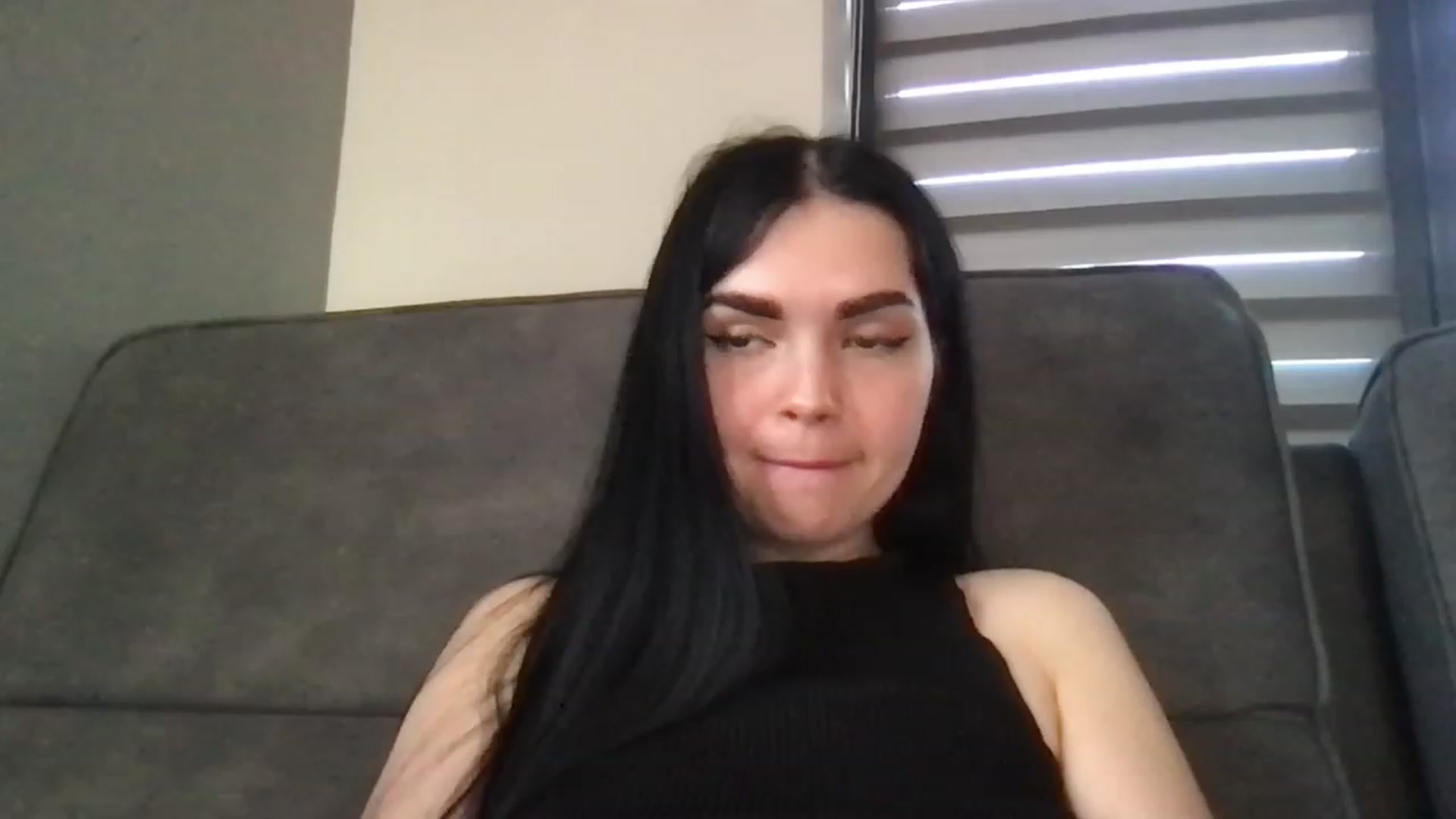 Gallery image thumbnail from AdriaPretty's myfreecams stream on, 12/31/2022, 09:57 image 2 of 20
