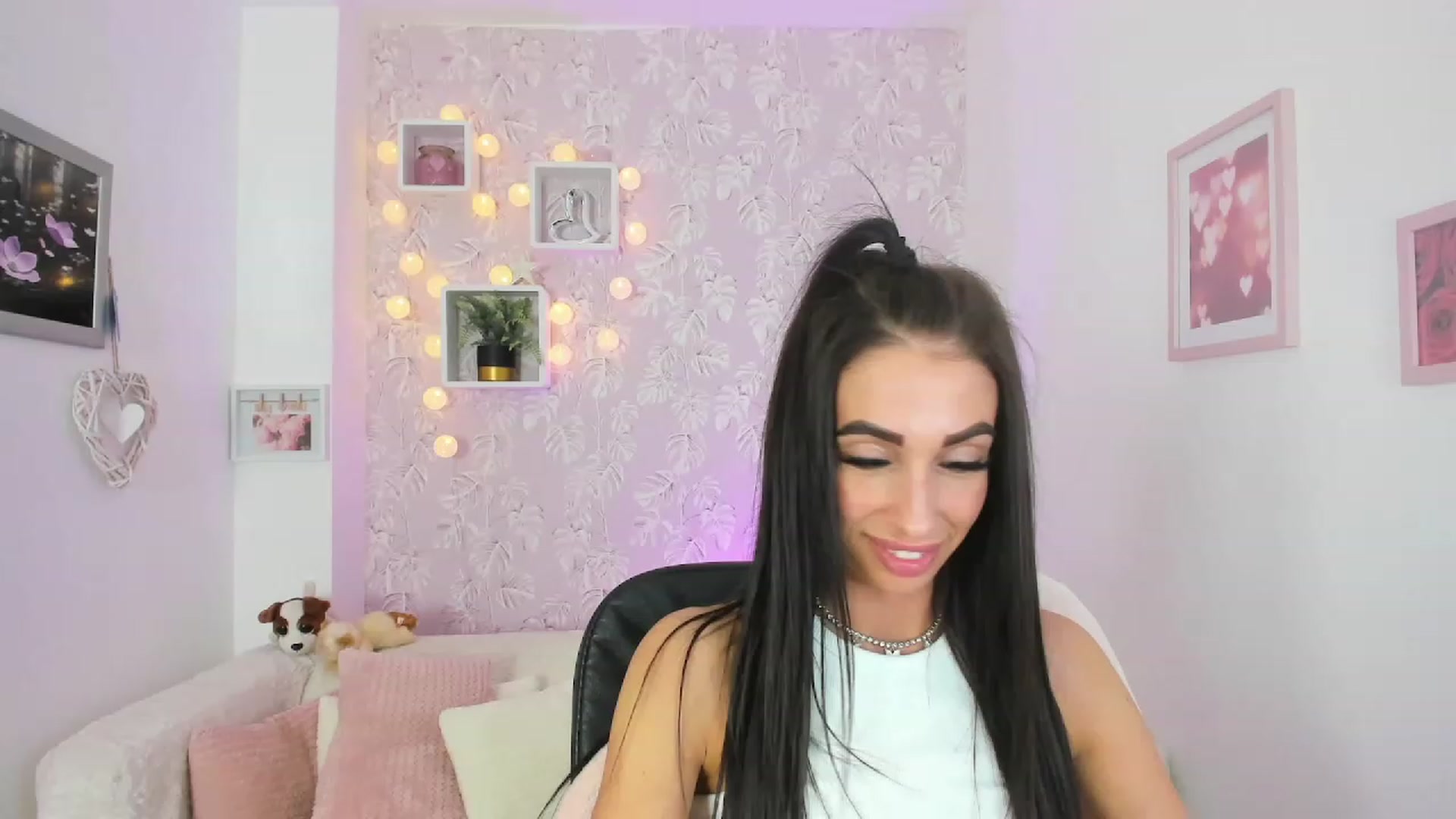 Gallery image thumbnail from Adria_Rae18's myfreecams stream on, 03/18/2023, 21:57 image 18 of 20
