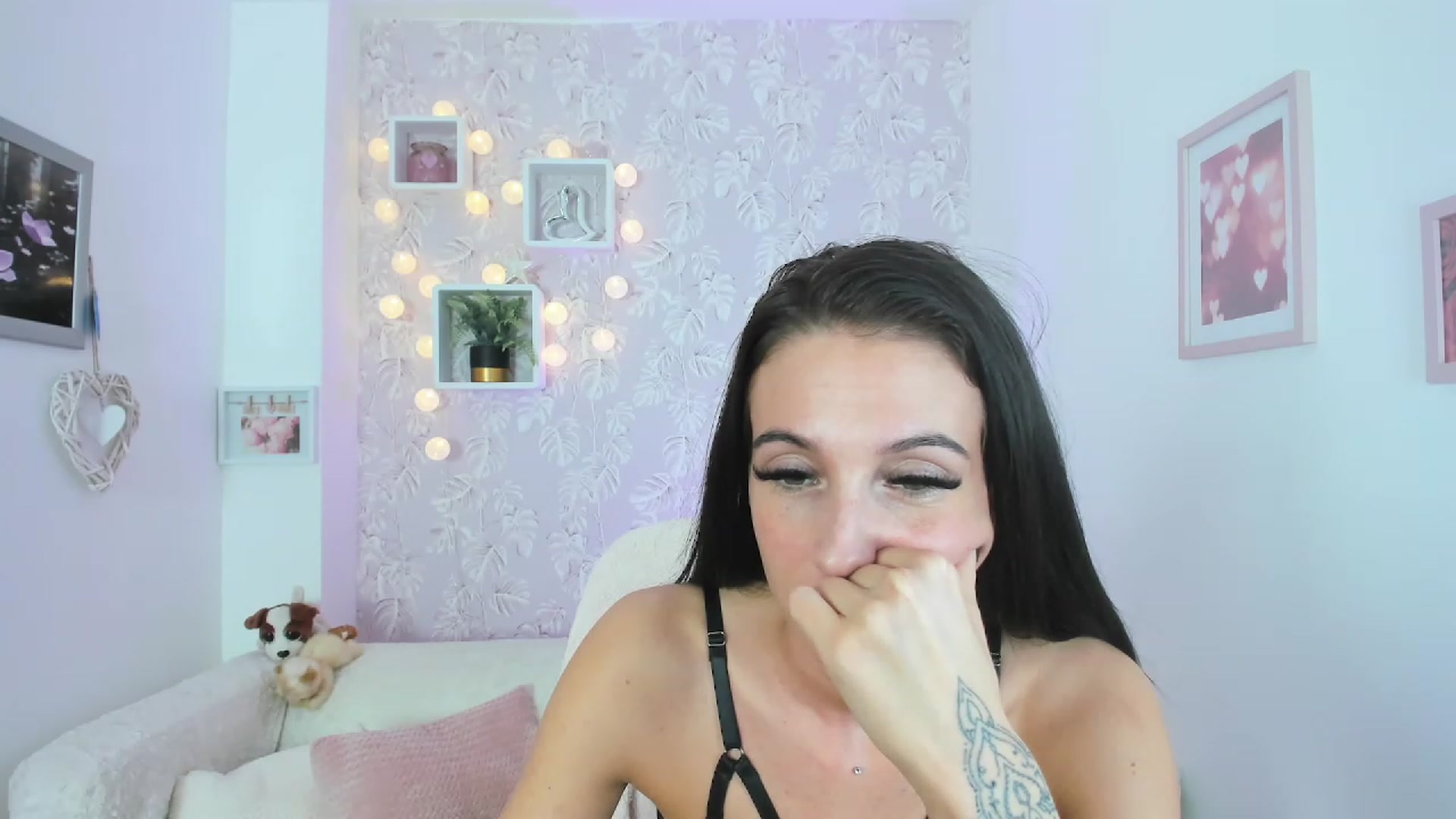 Gallery image thumbnail from Adria_Rae18's myfreecams stream on, 03/22/2023, 20:38 image 15 of 20