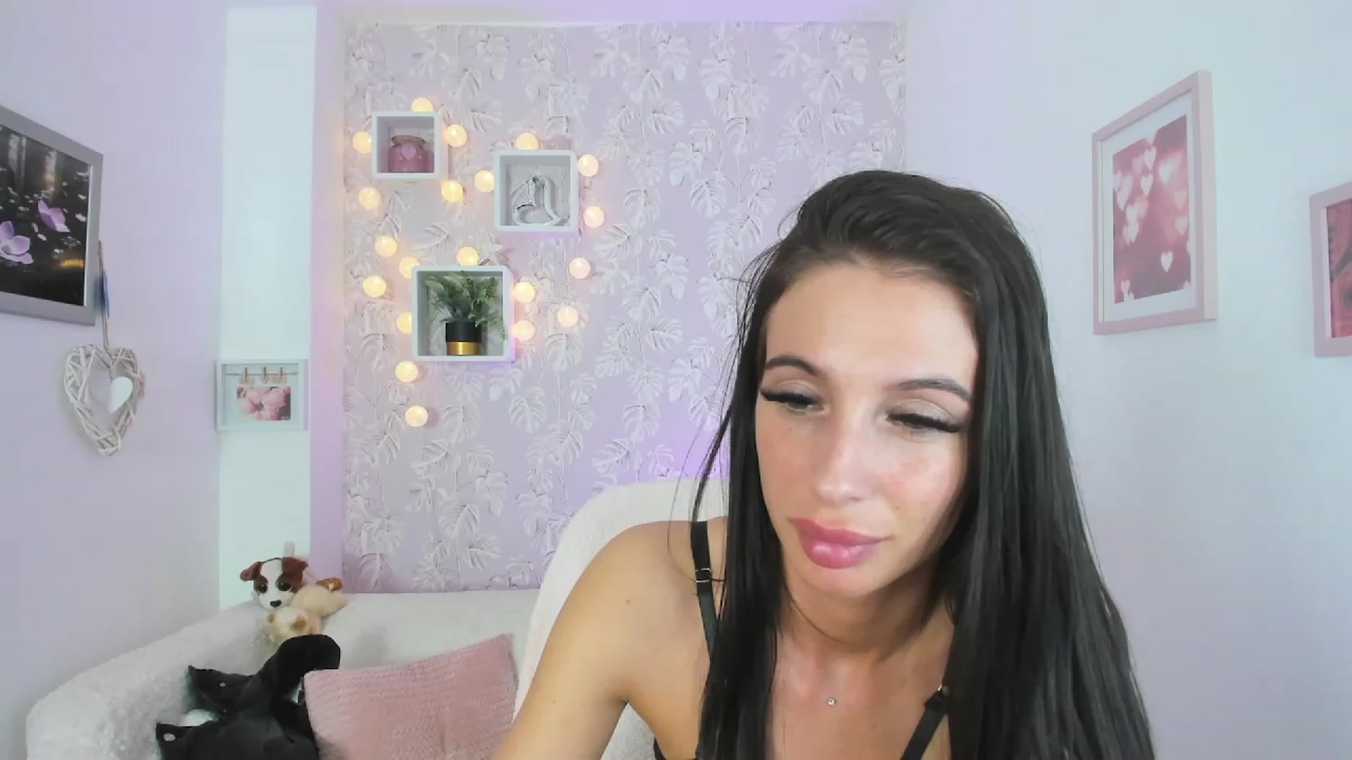 Gallery image thumbnail from Adria_Rae18's myfreecams stream on, 03/23/2023, 24:06 image 15 of 20