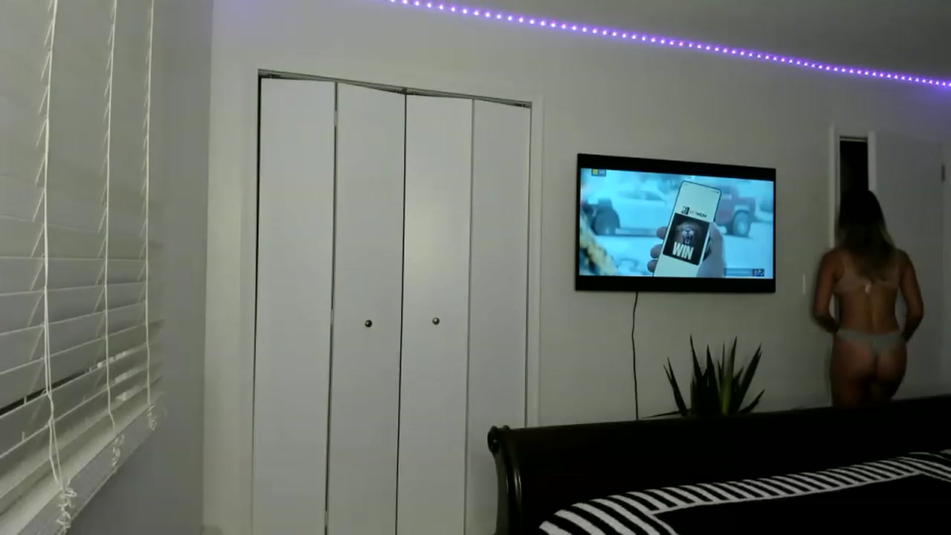 Gallery image thumbnail from AdrianaElla's myfreecams stream on, 01/13/2023, 01:48 image 2 of 20