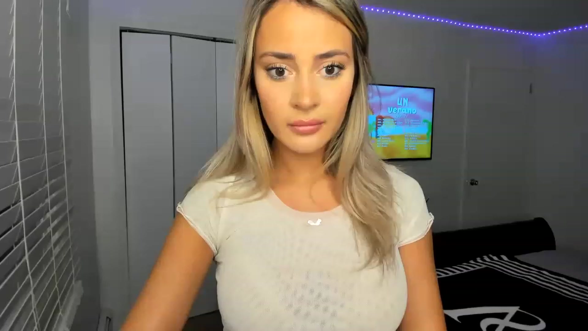 Gallery image thumbnail from AdrianaElla's myfreecams stream on, 01/23/2023, 24:59 image 19 of 20