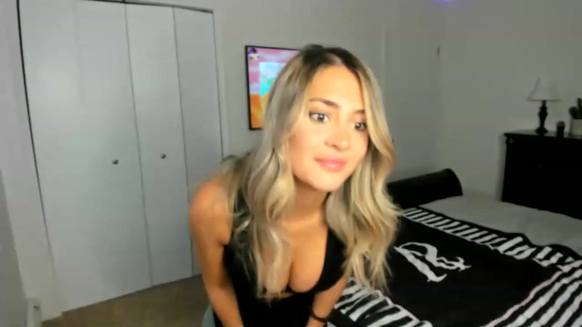 Gallery image thumbnail from AdrianaElla's myfreecams stream on, 01/31/2023, 21:51 image 4 of 20