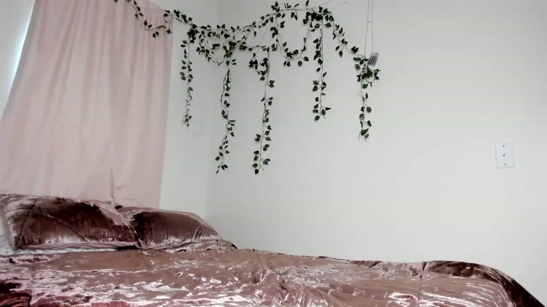 Gallery image thumbnail from AdrianaElla's myfreecams stream on, 04/27/2023, 19:35 image 15 of 20