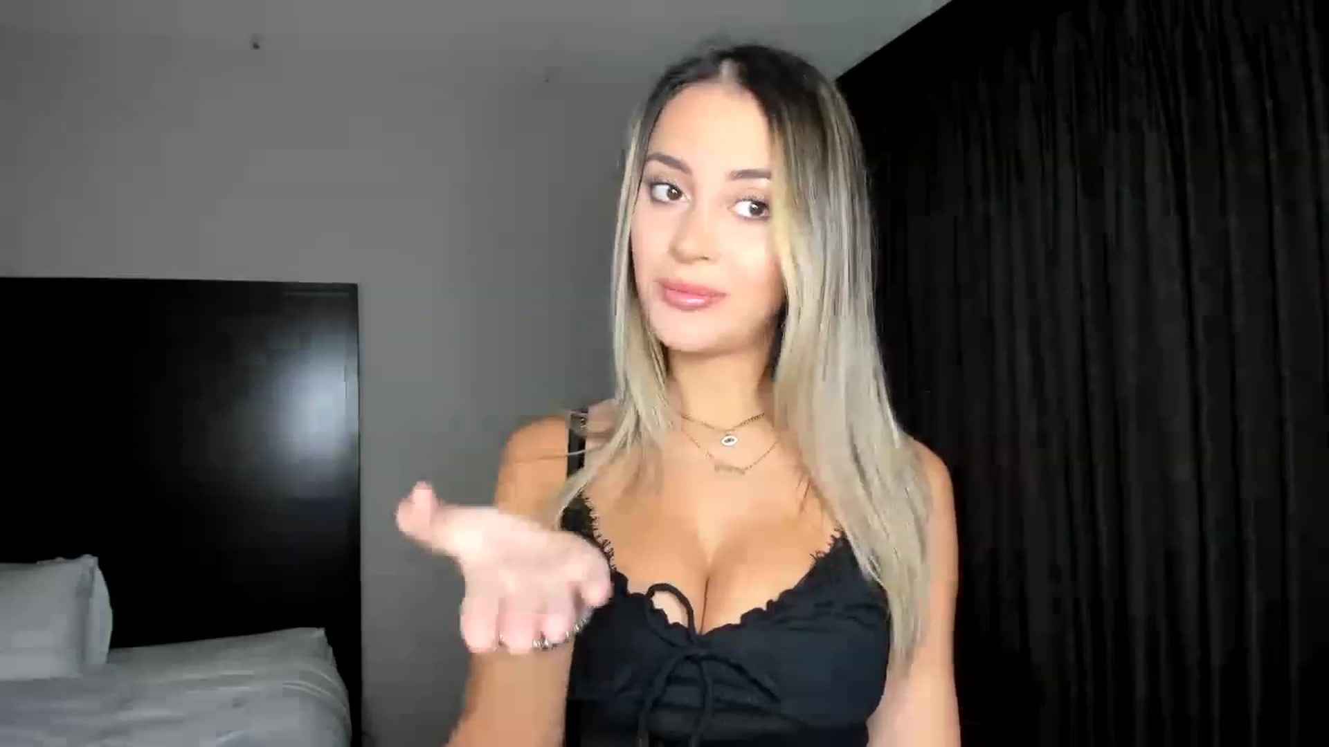 Gallery image thumbnail from AdrianaElla's myfreecams stream on, 05/15/2023, 18:01 image 3 of 20