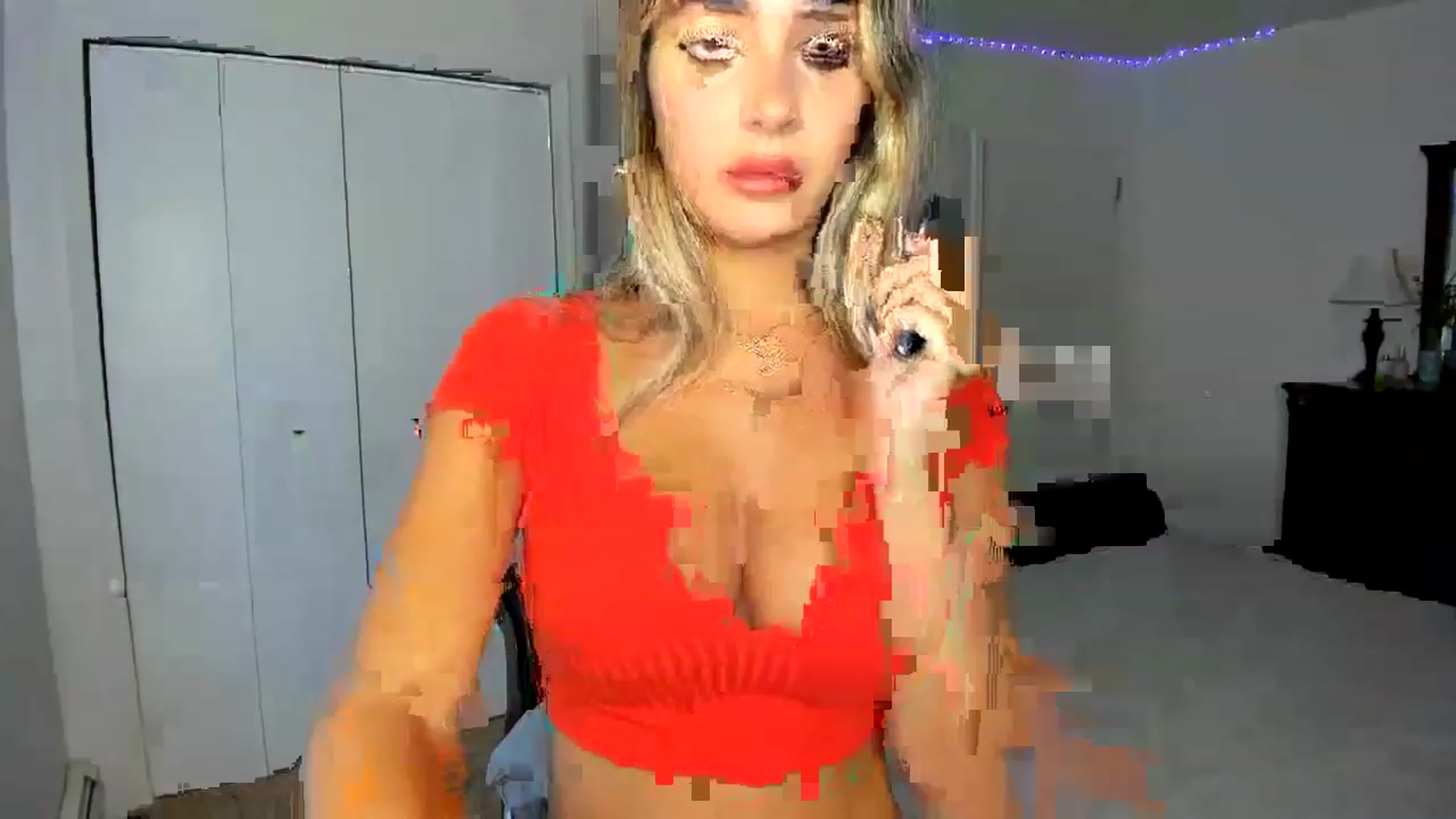 Gallery image thumbnail from AdrianaElla's myfreecams stream on, 06/14/2023, 20:48 image 19 of 20