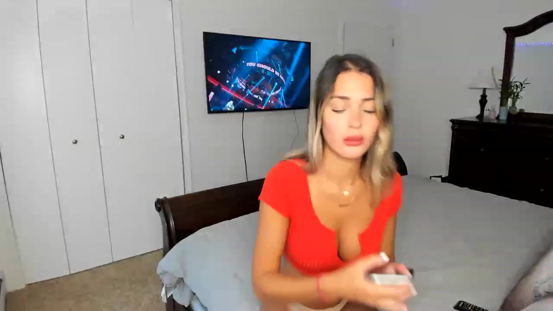 Gallery image thumbnail from AdrianaElla's myfreecams stream on, 06/14/2023, 21:30 image 10 of 20