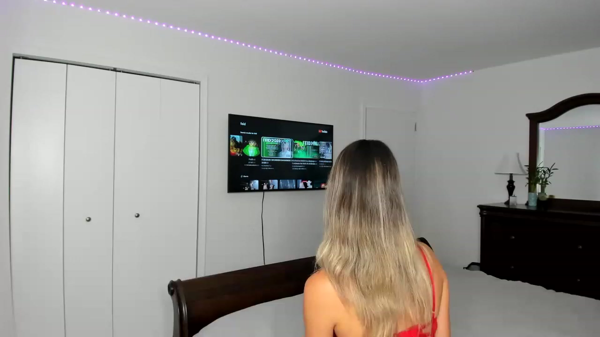 Gallery image thumbnail from AdrianaElla's myfreecams stream on, 06/20/2023, 22:45 image 16 of 20