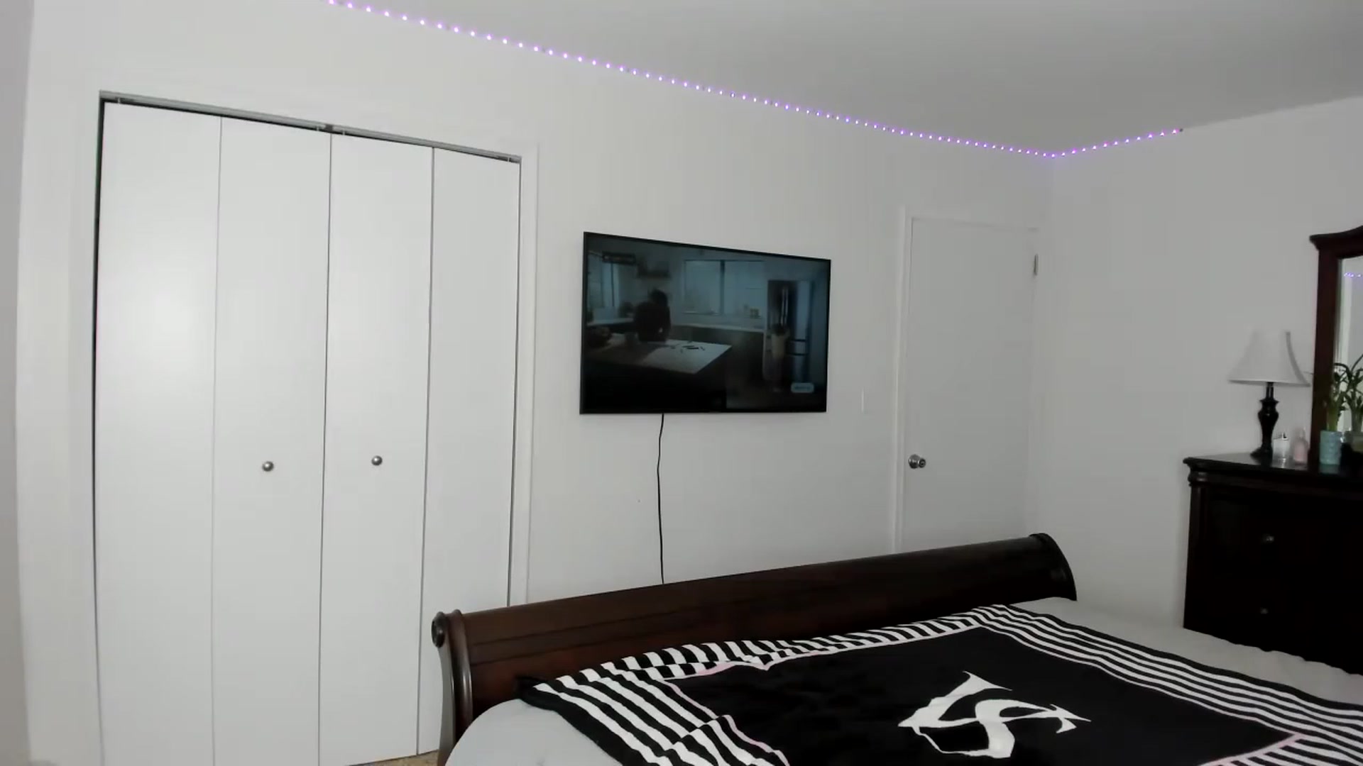 Gallery image thumbnail from AdrianaElla's myfreecams stream on, 06/26/2023, 23:40 image 16 of 20