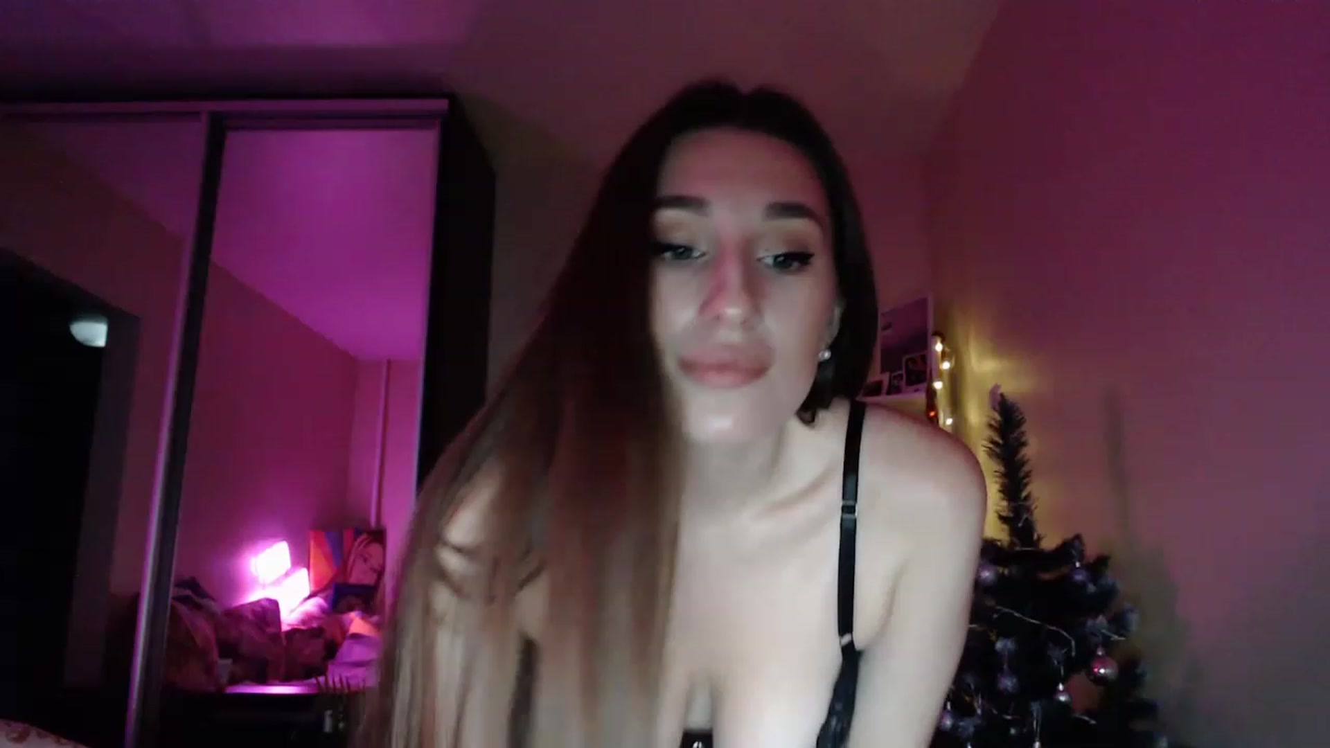 Gallery image thumbnail from Adriana_b's myfreecams stream on, 01/03/2023, 14:56 image 6 of 20