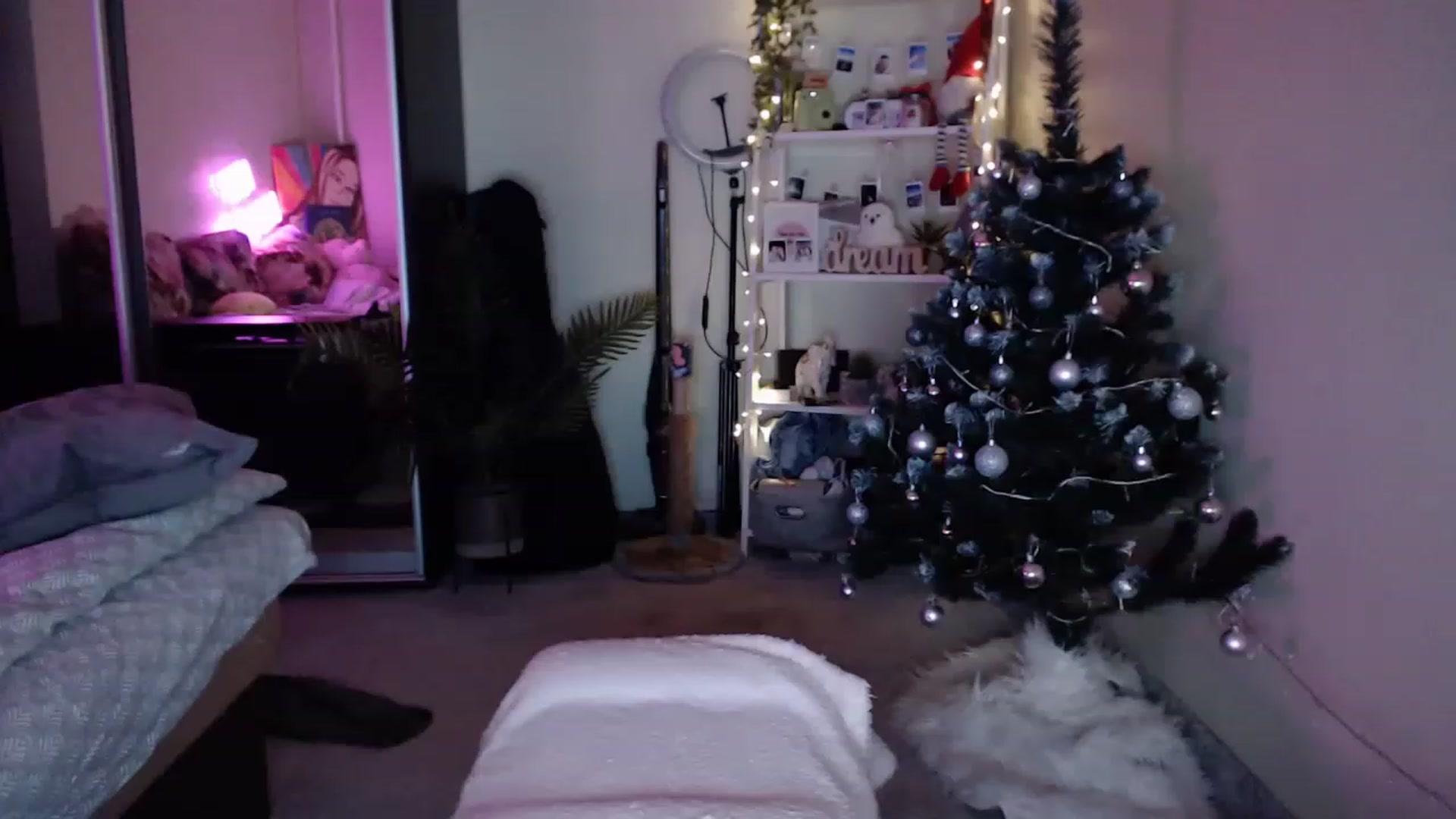 Gallery image thumbnail from Adriana_b's myfreecams stream on, 01/10/2023, 15:11 image 3 of 20