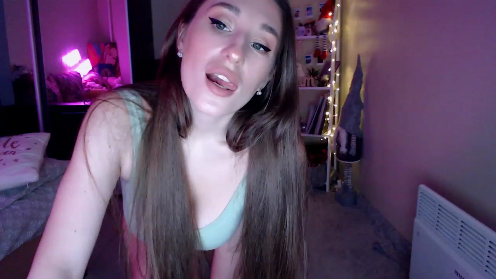 Gallery image thumbnail from Adriana_b's myfreecams stream on, 02/07/2023, 14:35 image 16 of 20