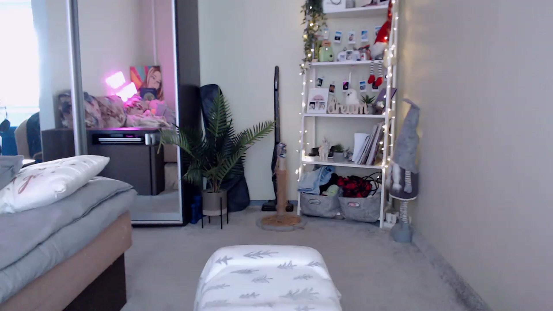 Gallery image thumbnail from Adriana_b's myfreecams stream on, 04/23/2023, 14:27 image 14 of 20