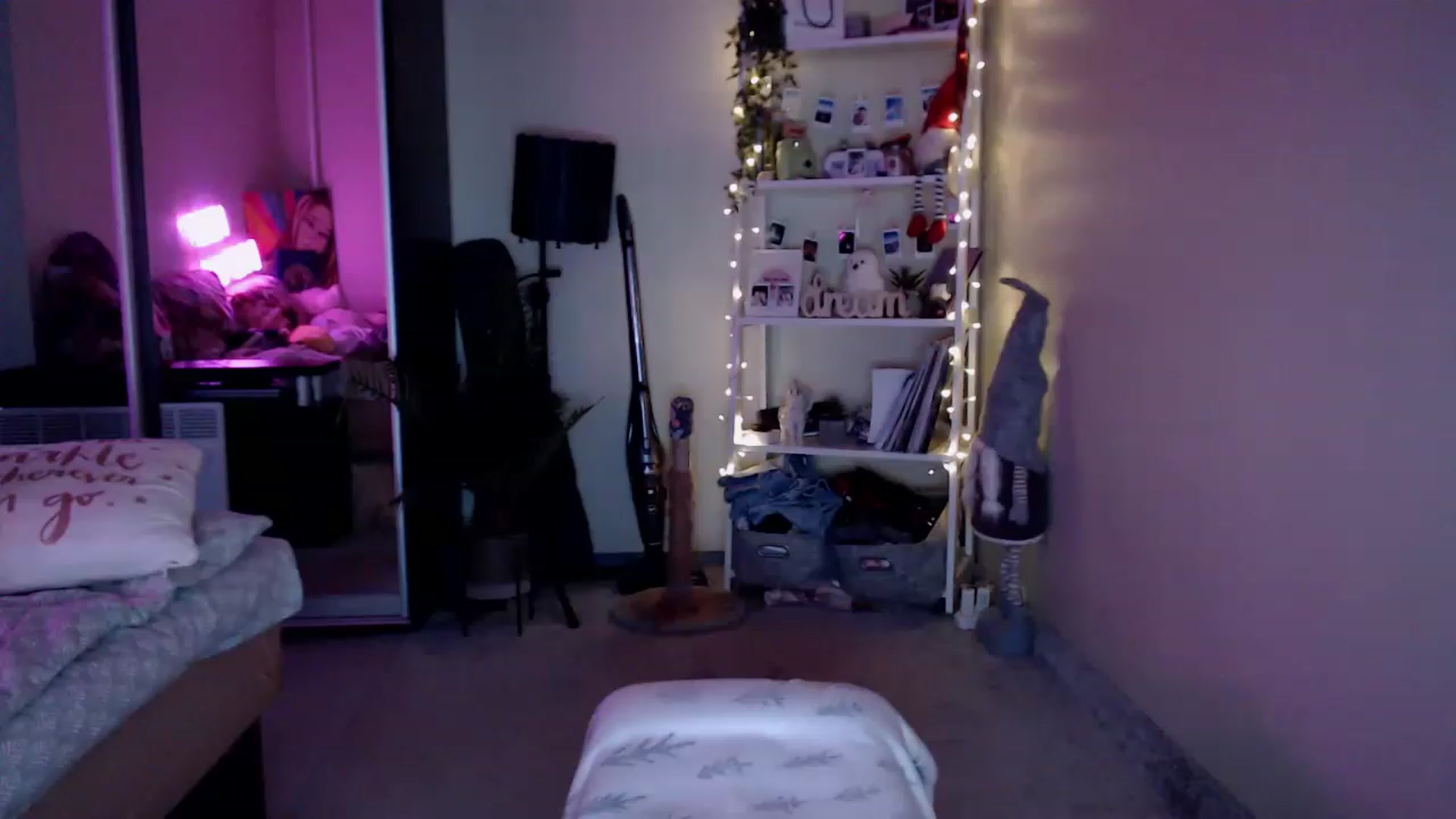 Gallery image thumbnail from Adriana_b's myfreecams stream on, 04/28/2023, 14:32 image 12 of 20